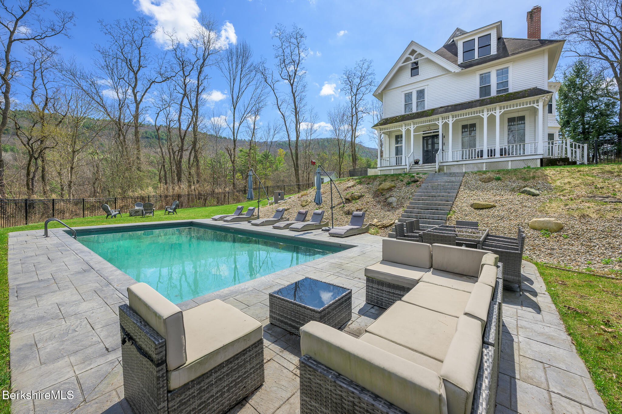 21 Stockbridge Rd