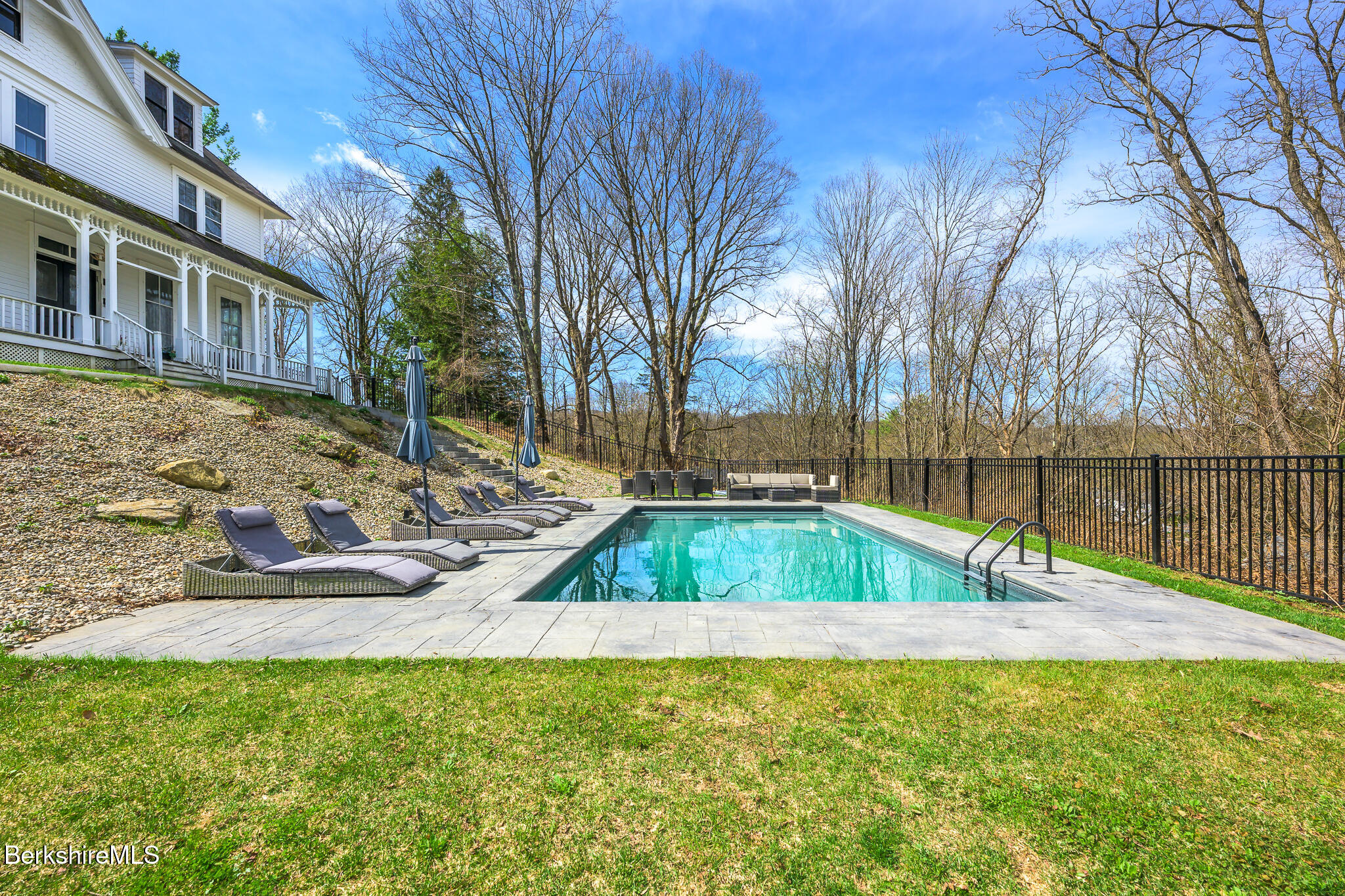 21 Stockbridge Rd