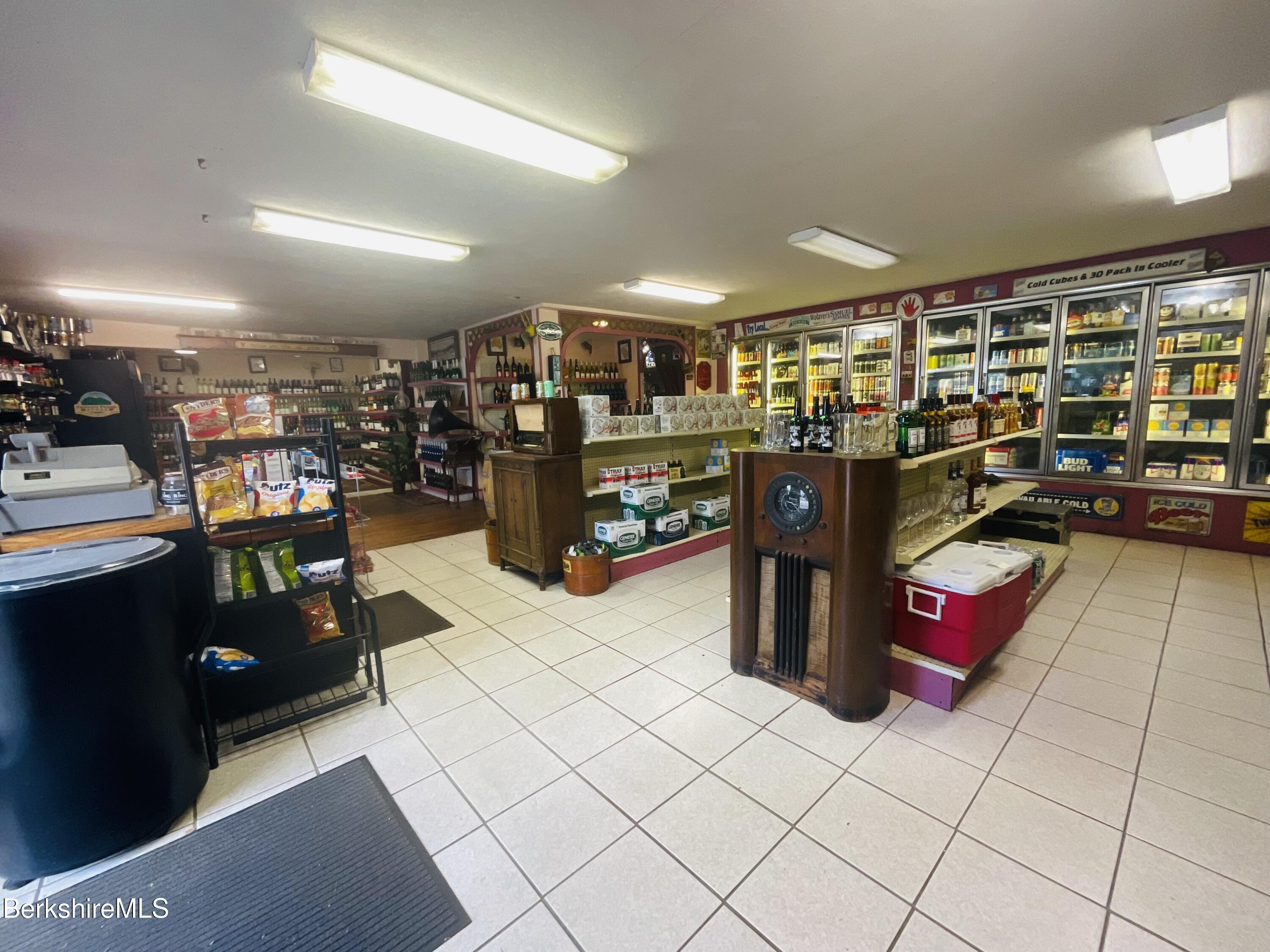 731 Main St