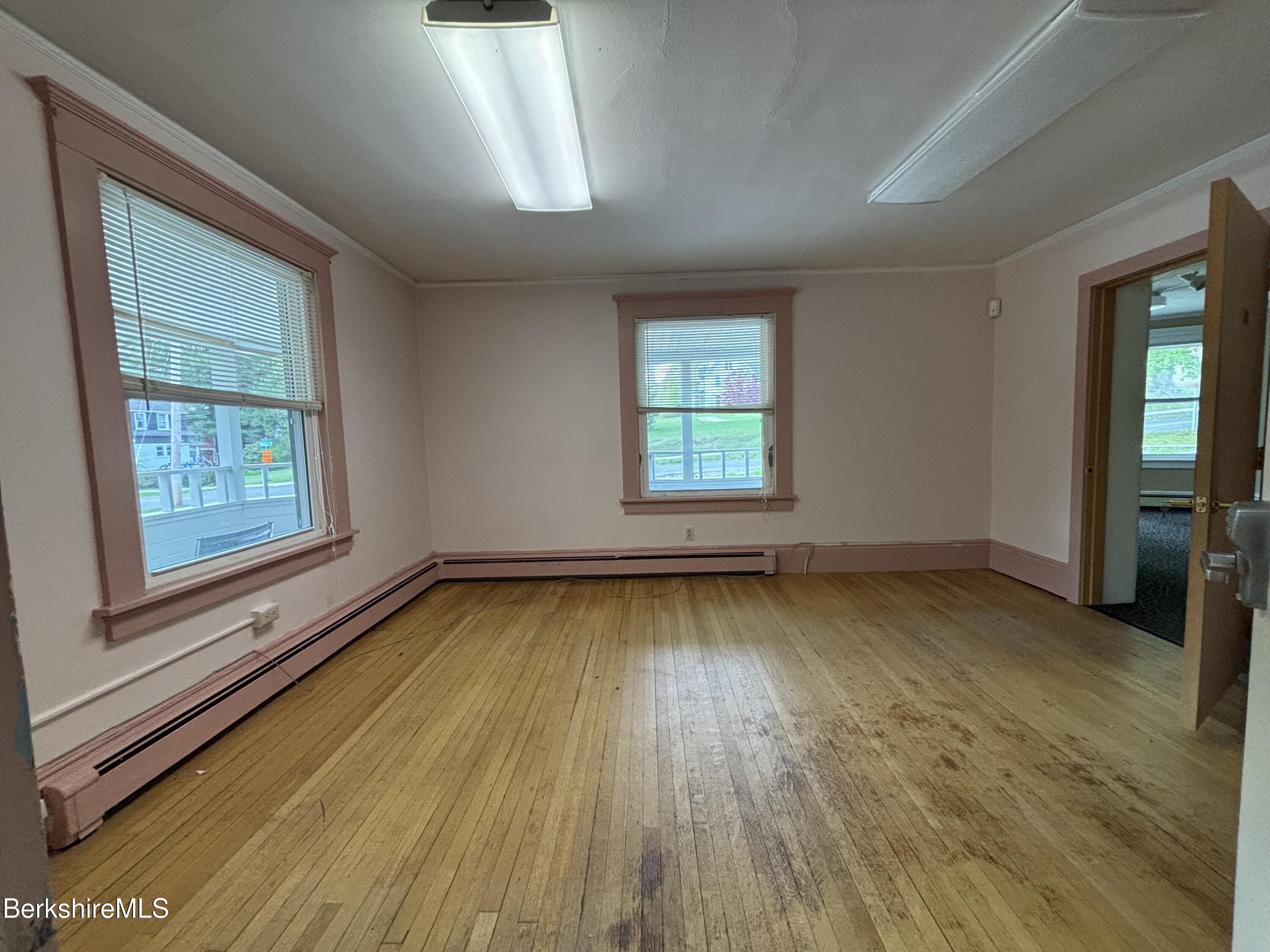 60 Cottage St
