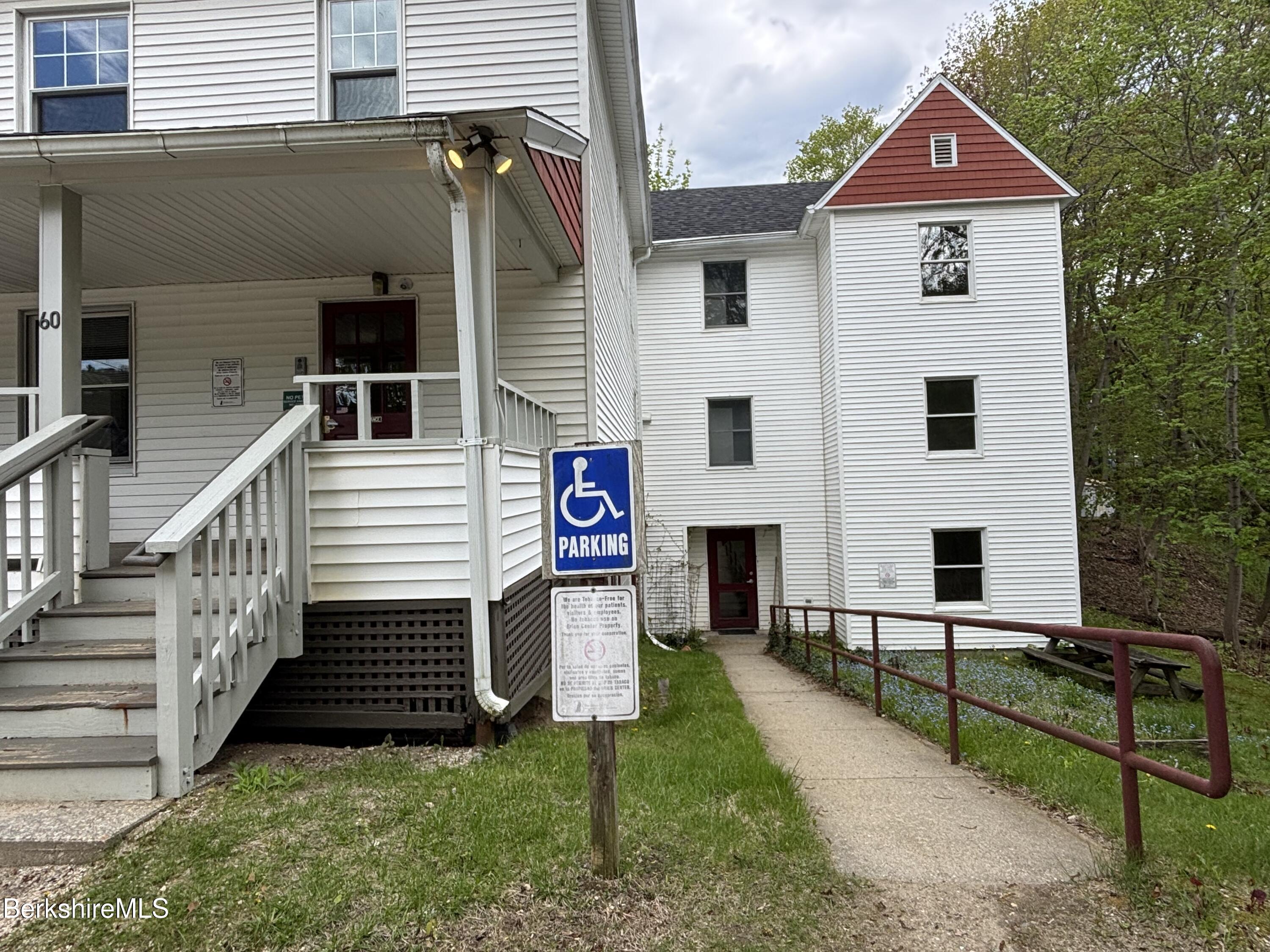 60 Cottage St