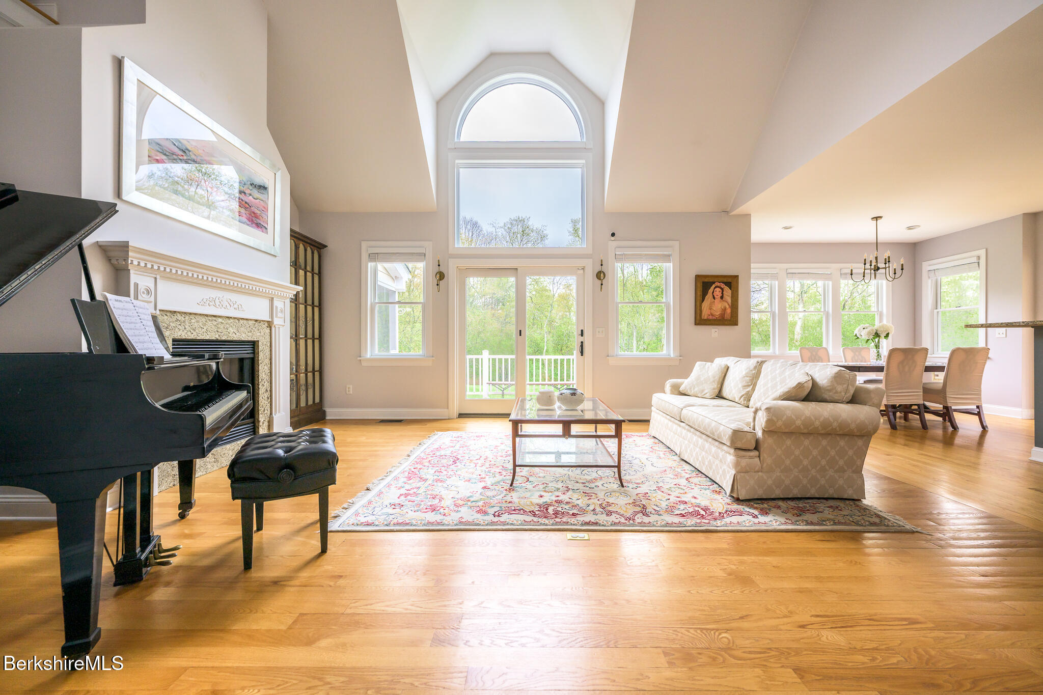 5 Silver Mine Ln