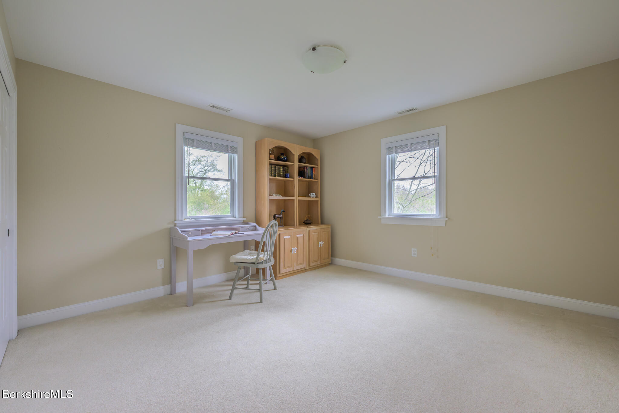 5 Silver Mine Ln