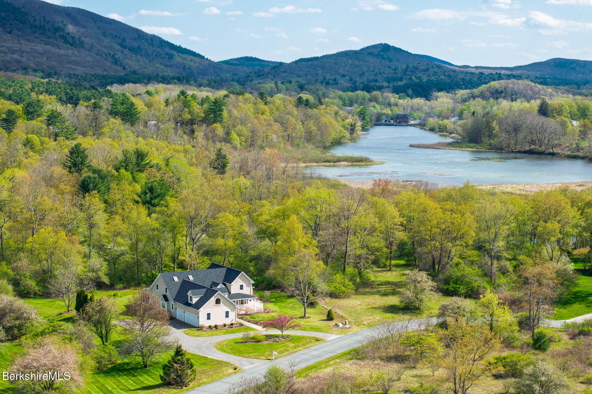 5 Silver Mine Ln