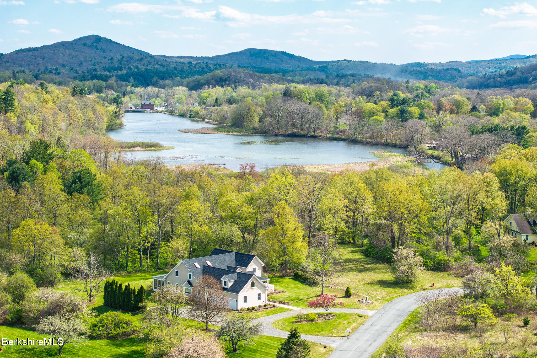 5 Silver Mine Ln