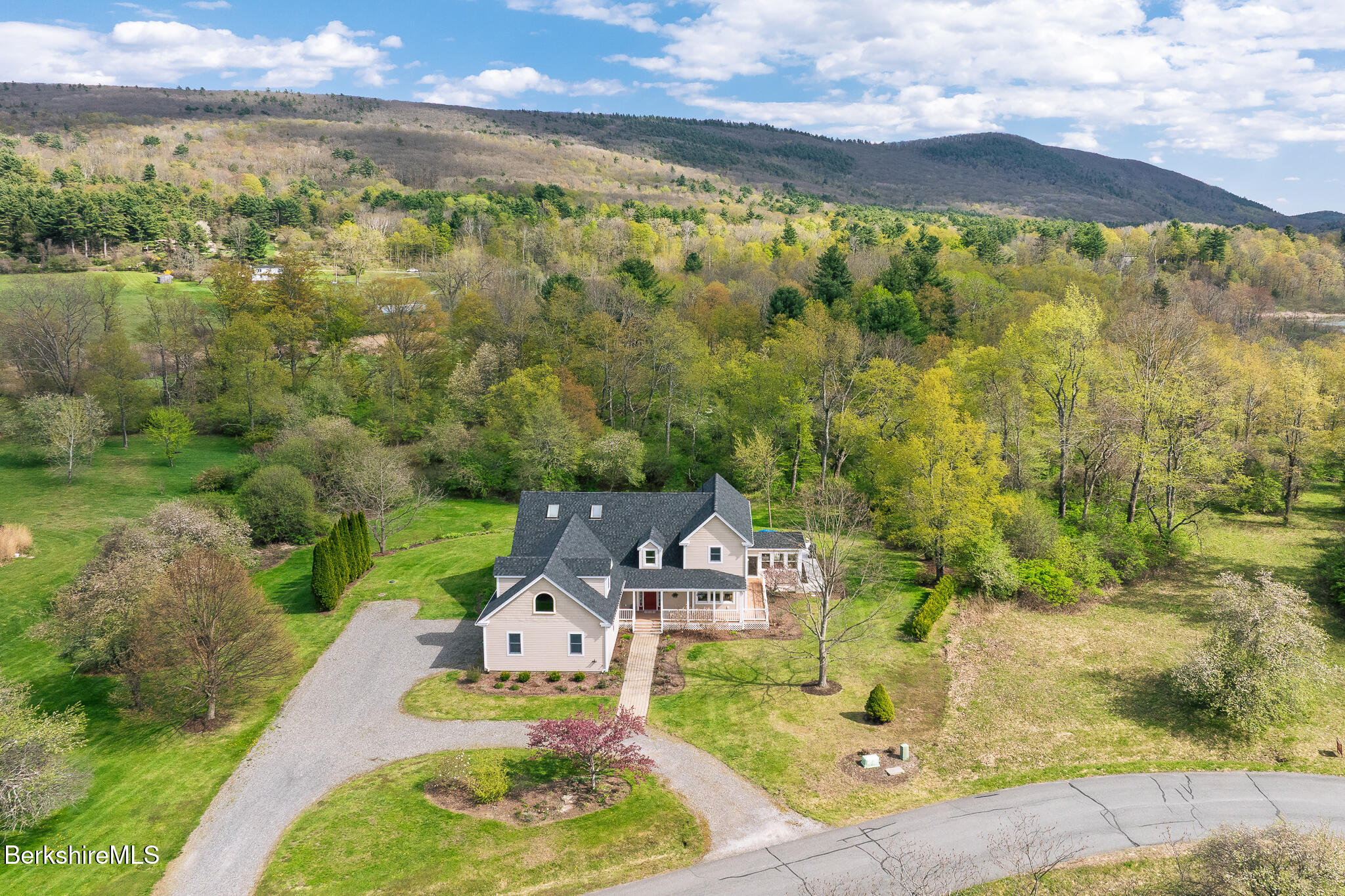 5 Silver Mine Ln