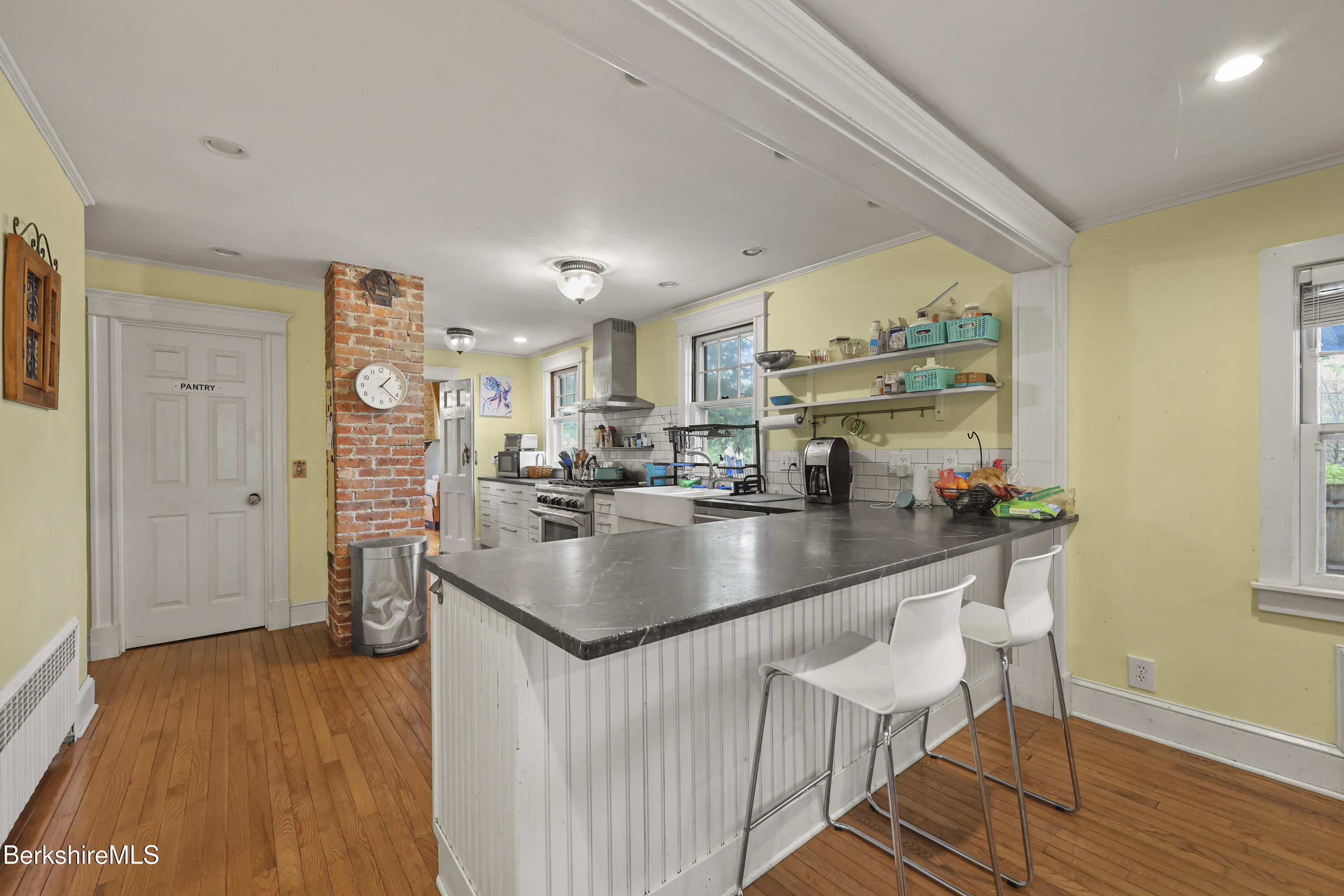 15 Kenilworth St