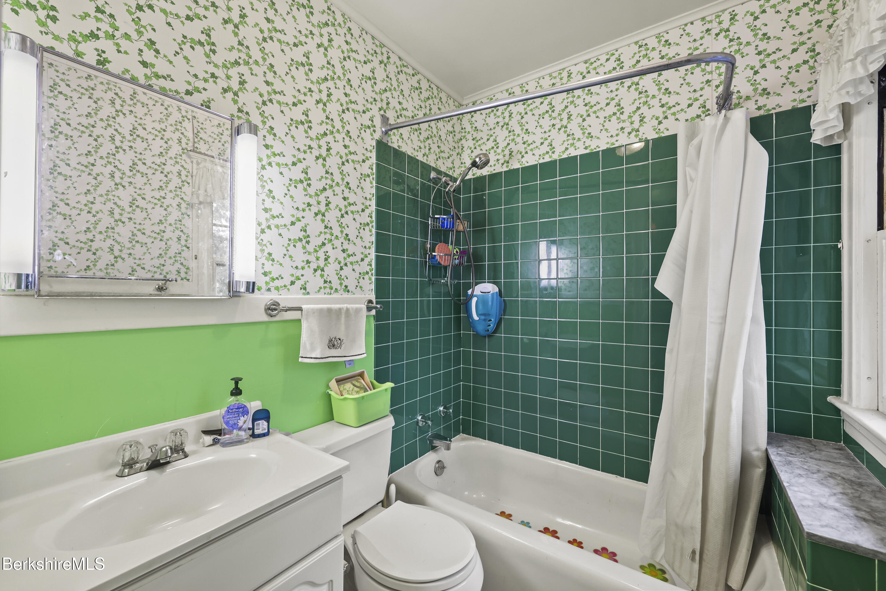 15 Kenilworth St