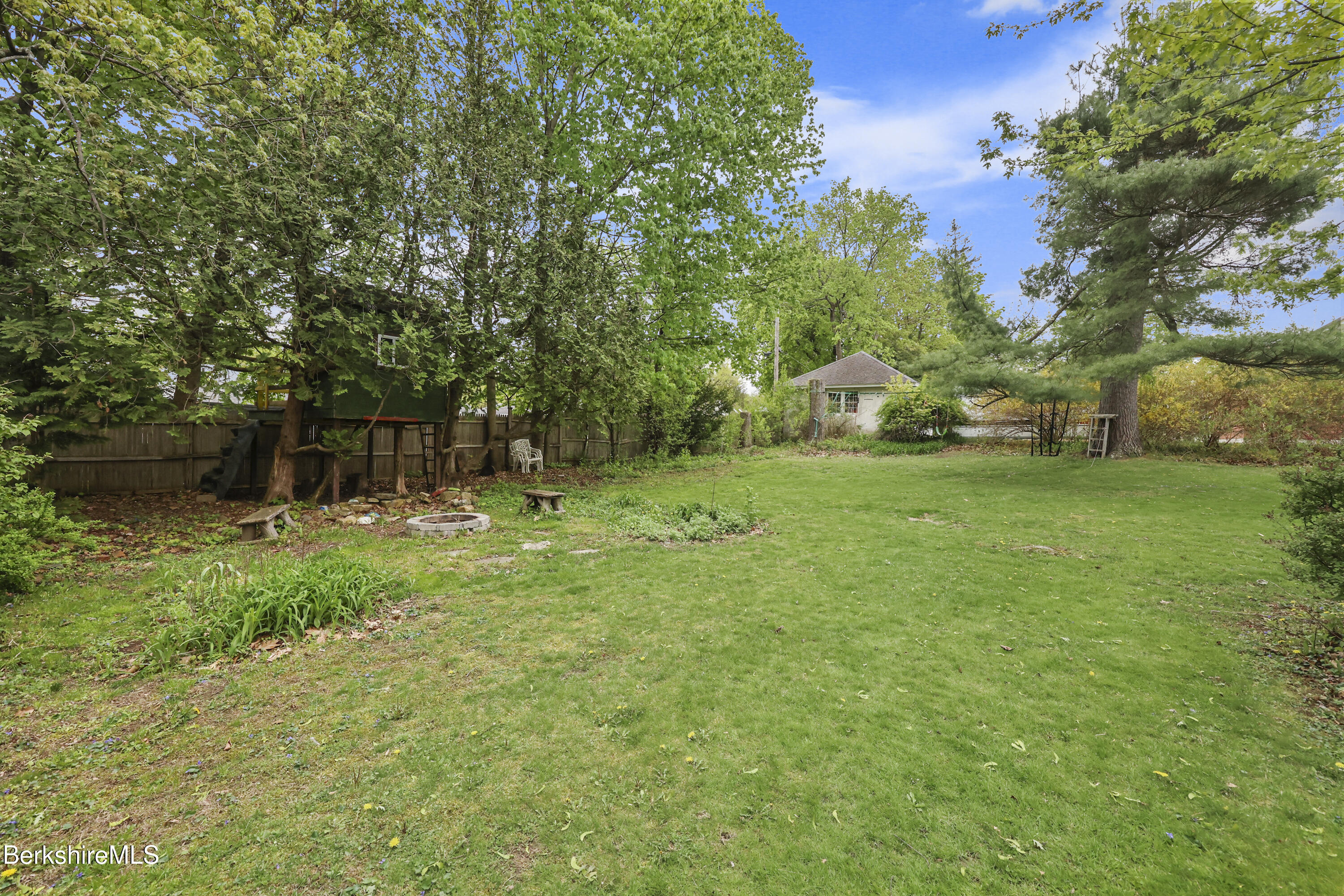15 Kenilworth St