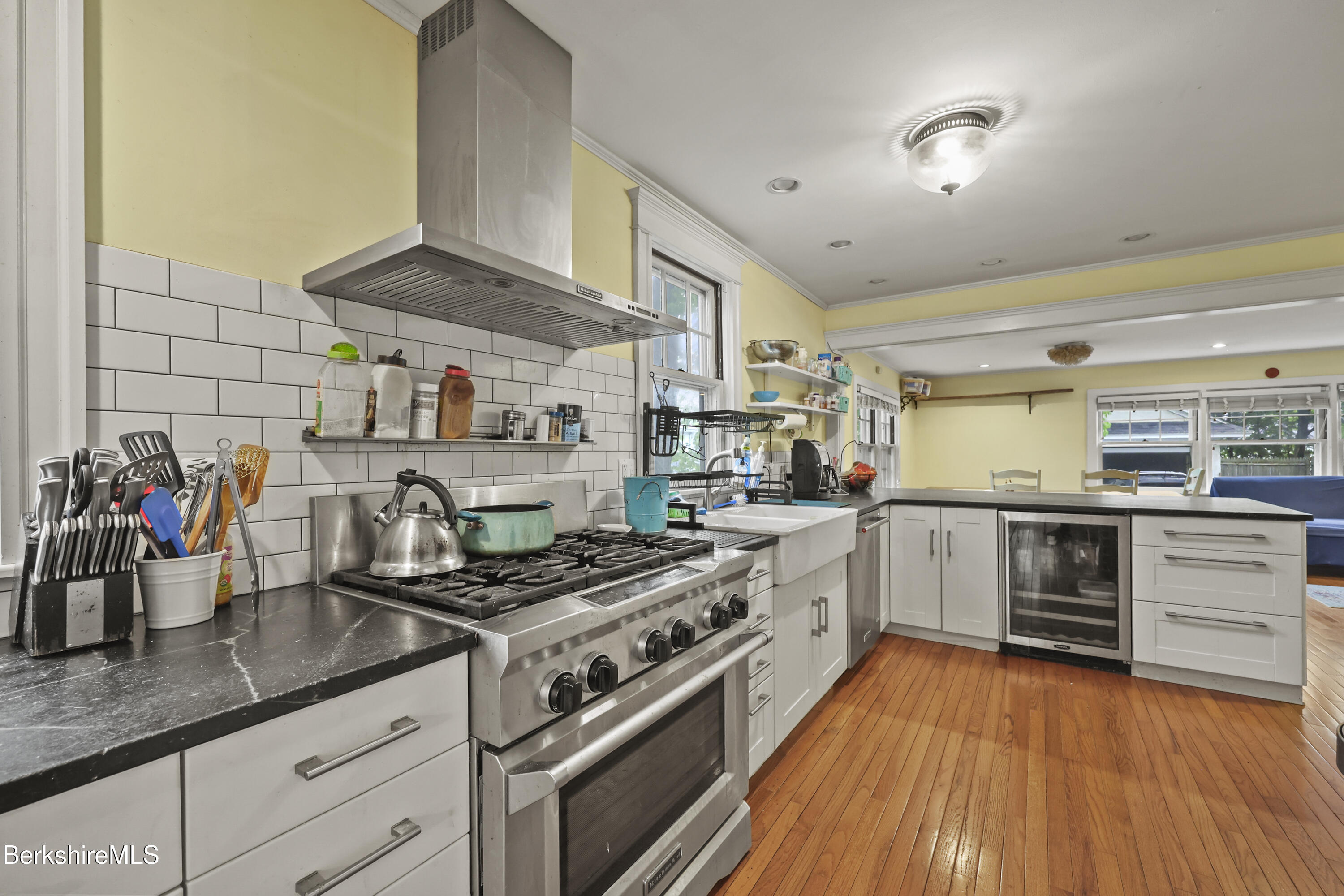 15 Kenilworth St