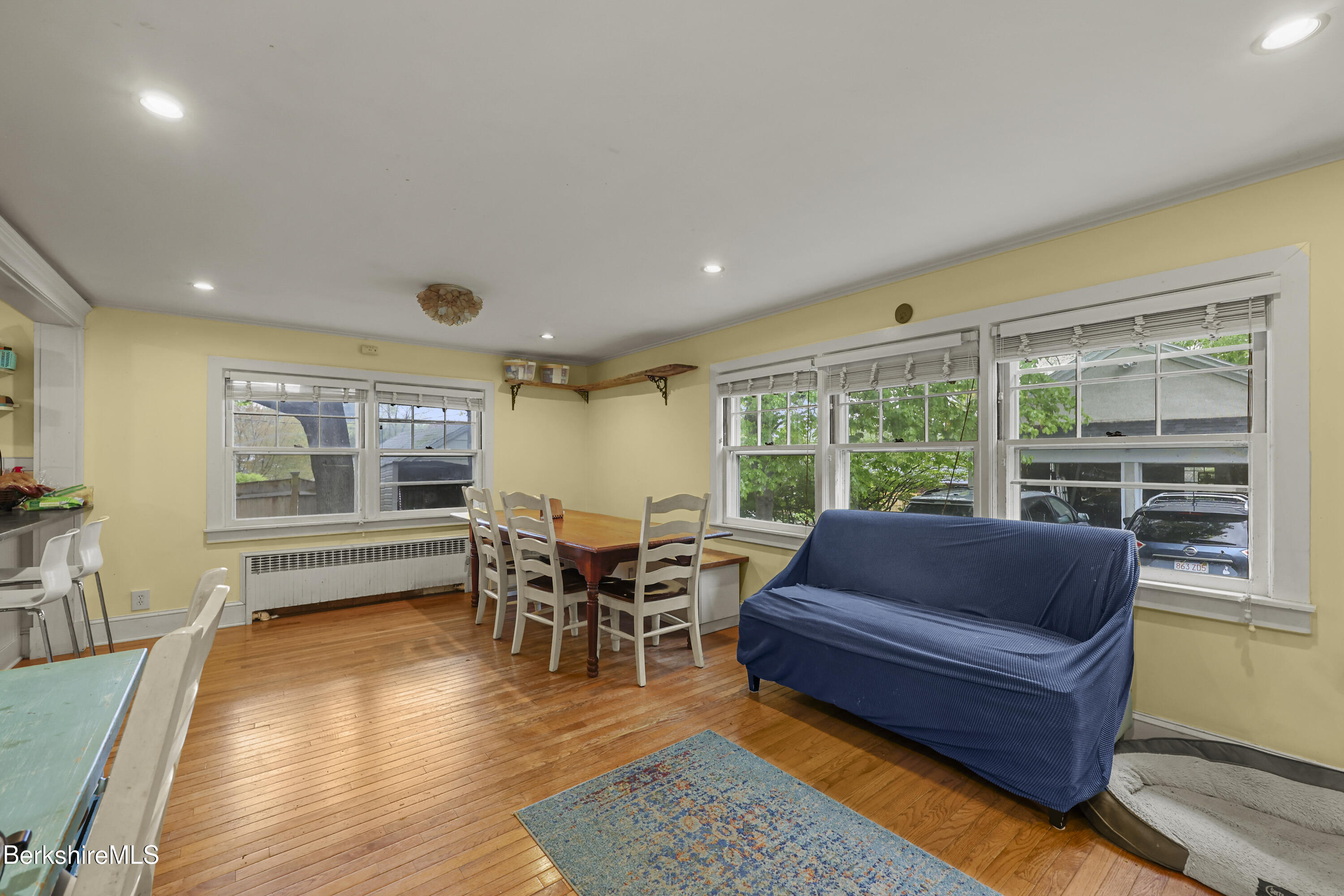15 Kenilworth St