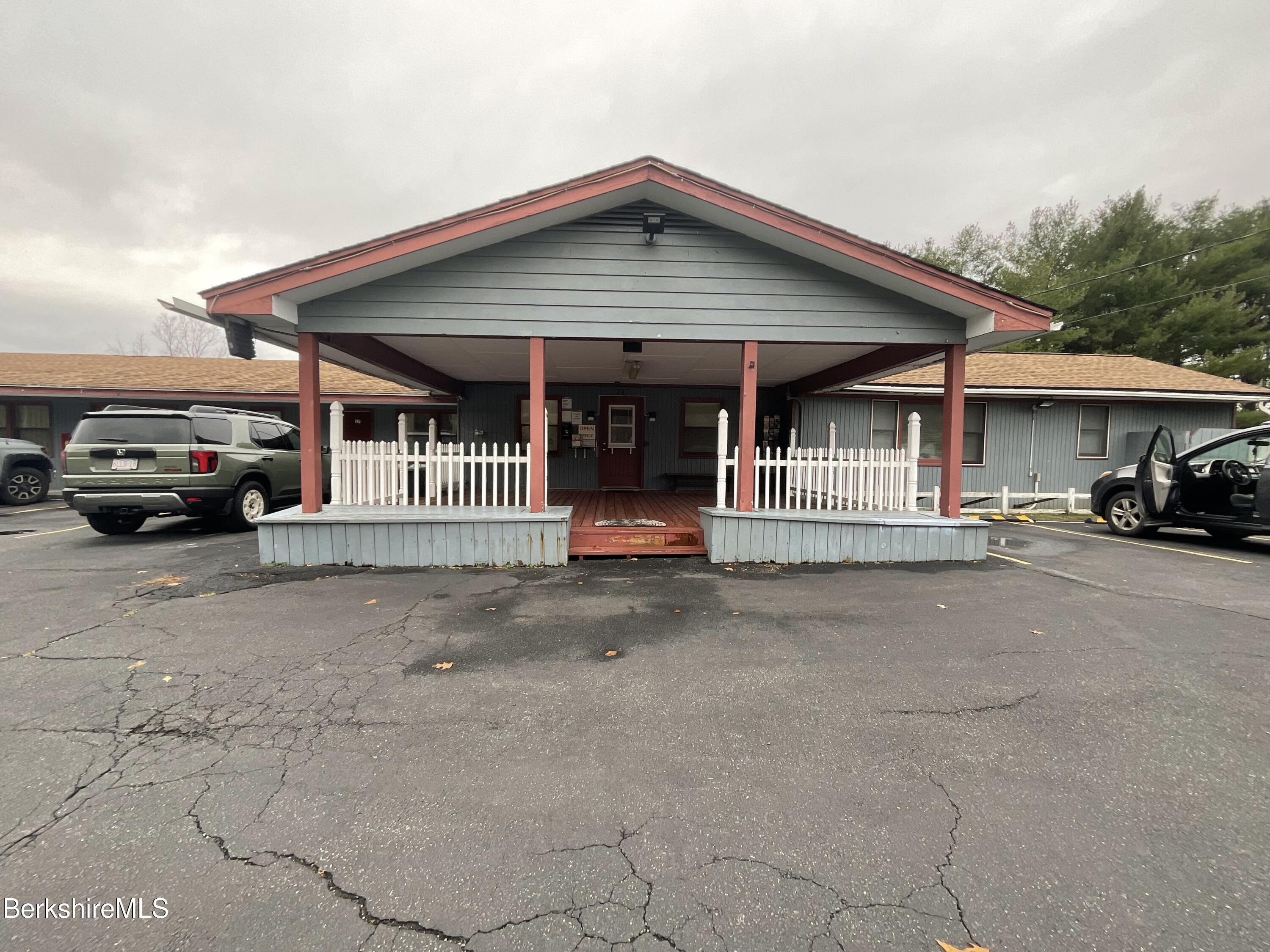 42 Stockbridge Rd