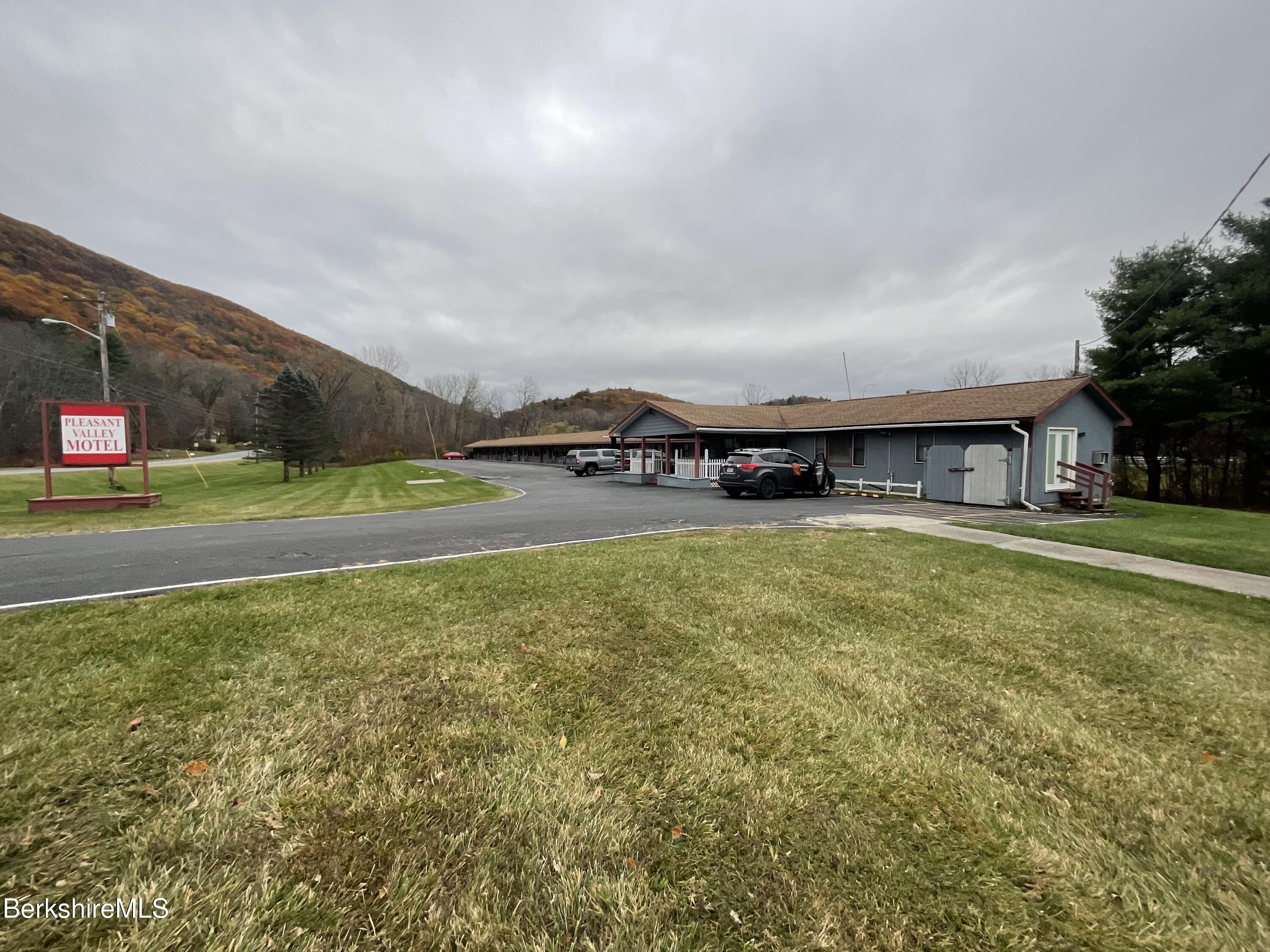 42 Stockbridge Rd