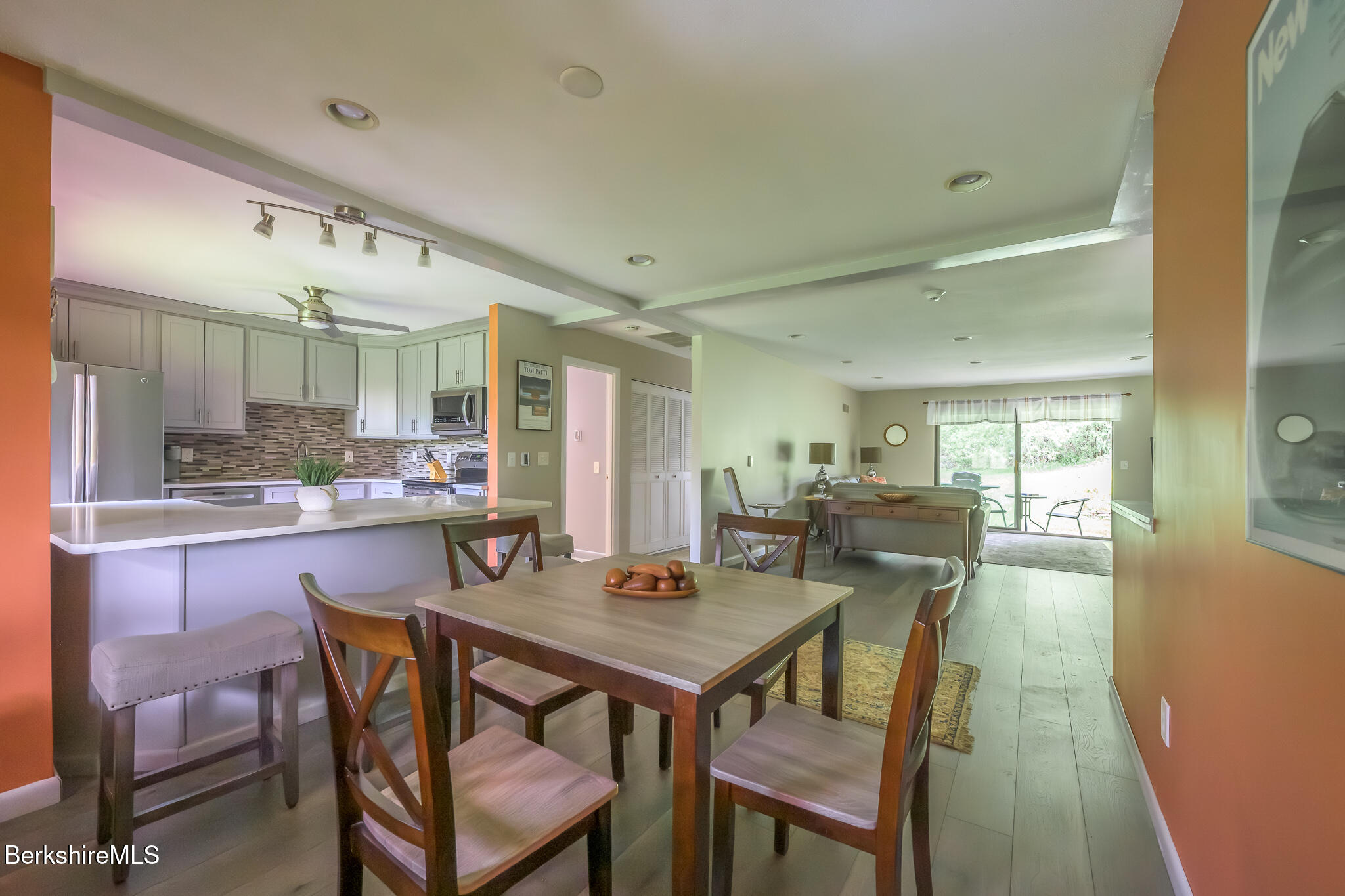64 Churchill Crest
