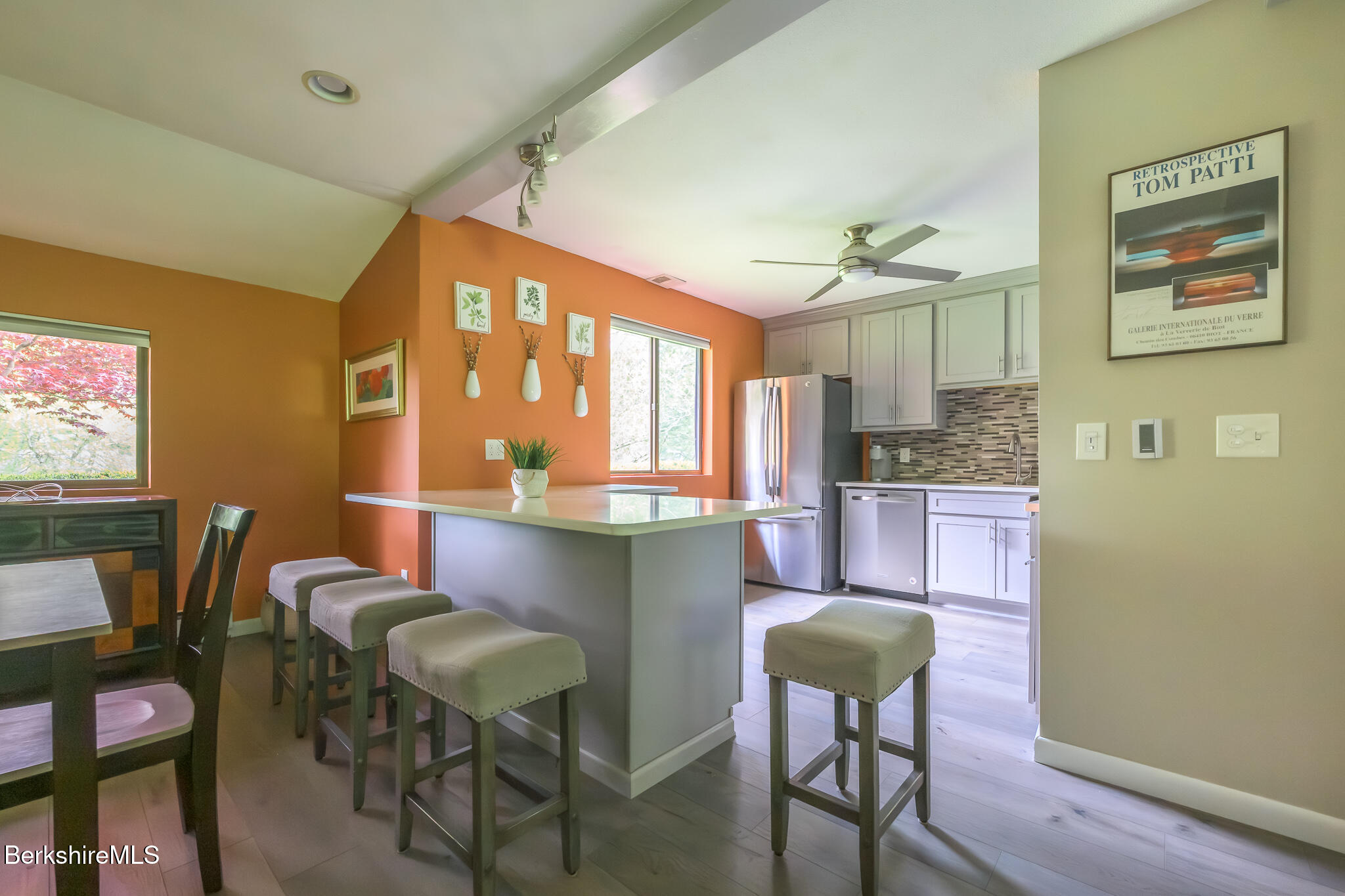 64 Churchill Crest