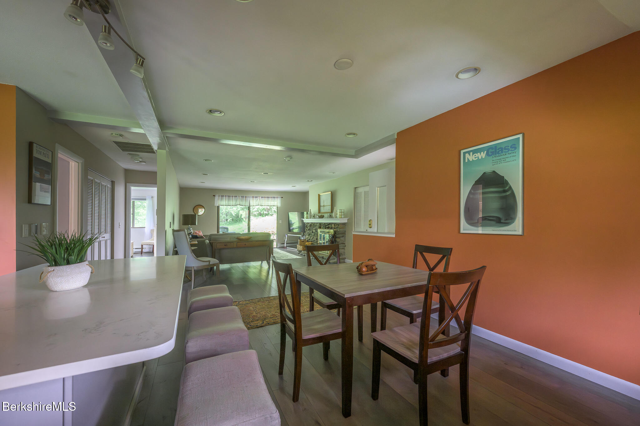 64 Churchill Crest