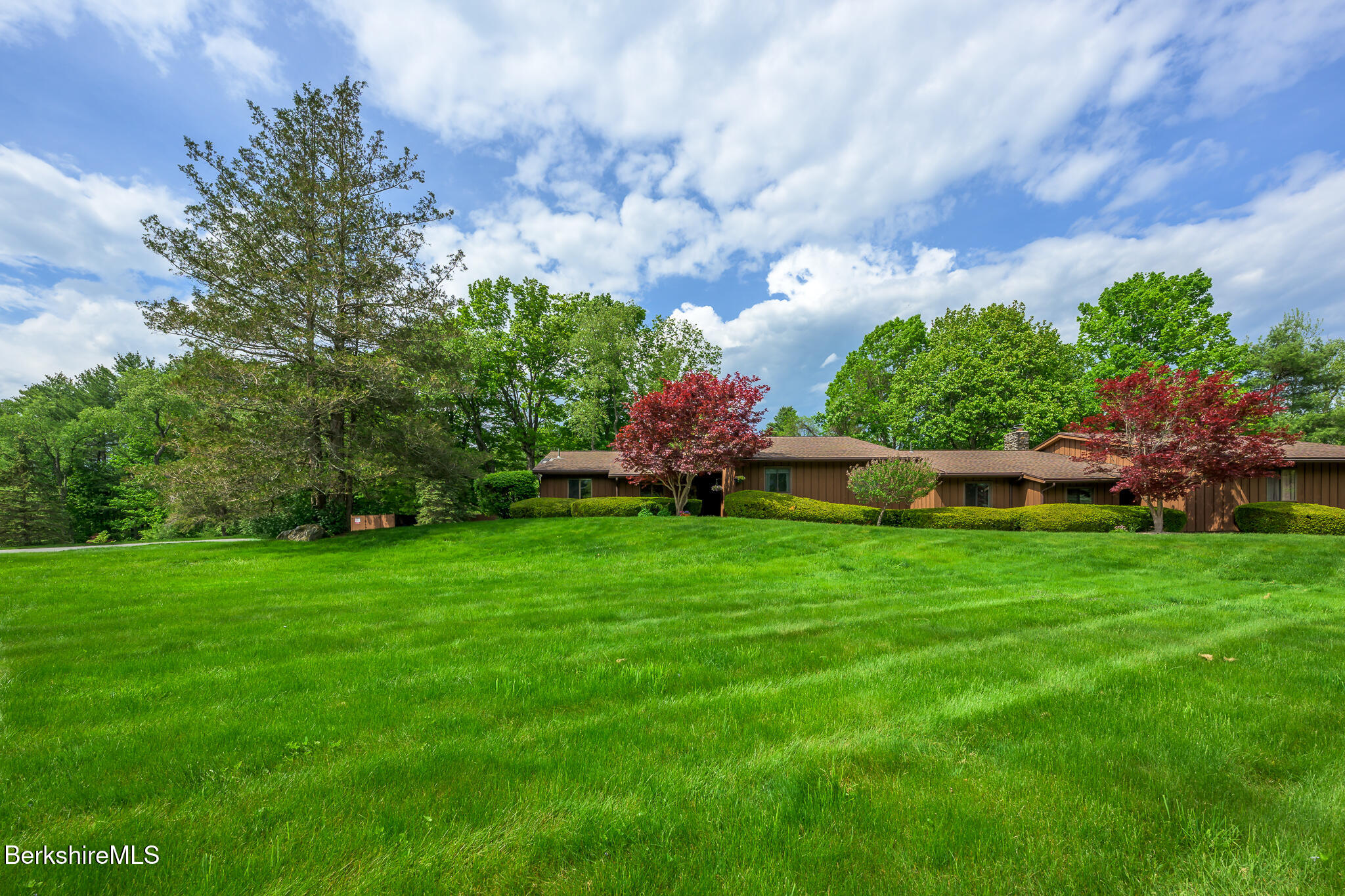 64 Churchill Crest
