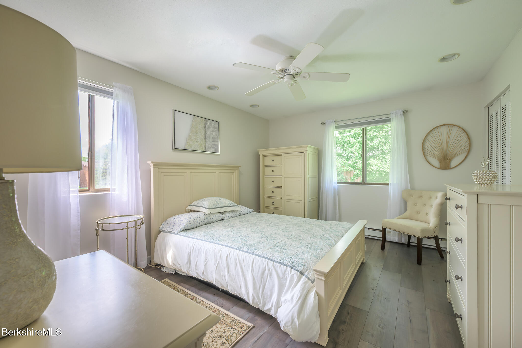 64 Churchill Crest