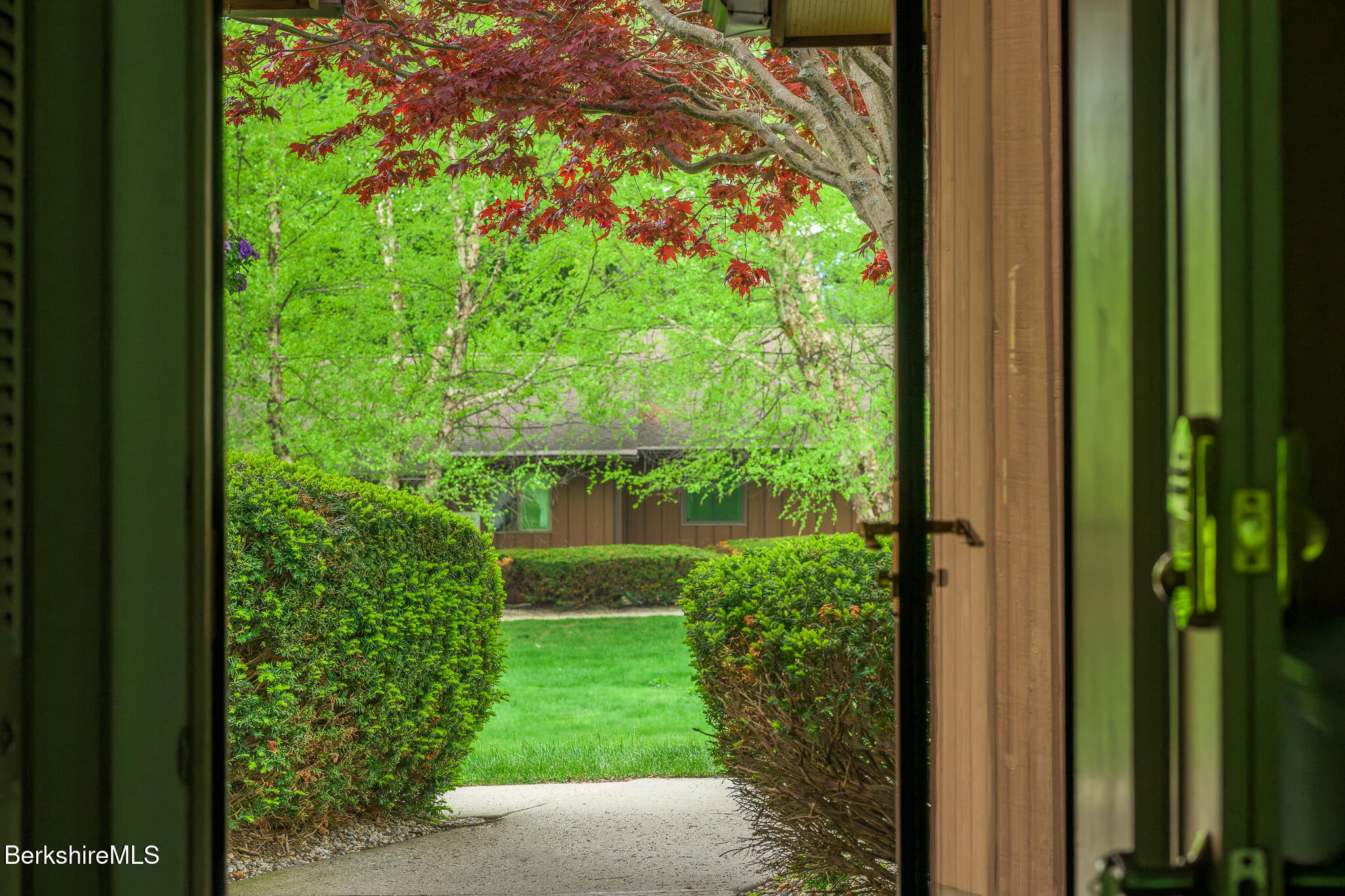 64 Churchill Crest