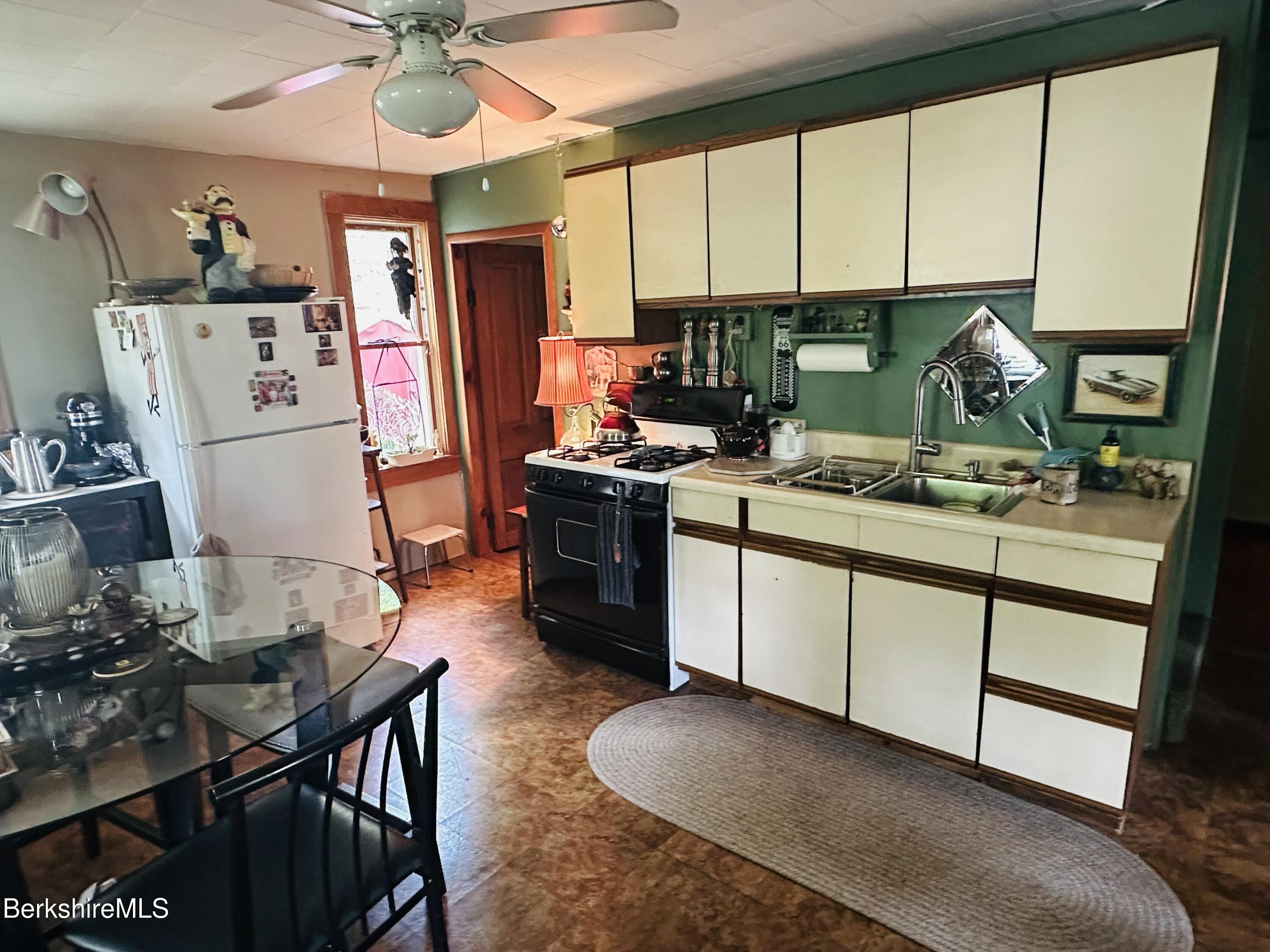 133 Front St