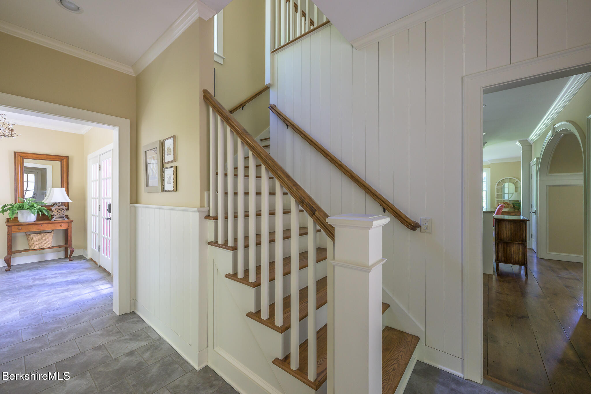 233 Monument Valley Rd