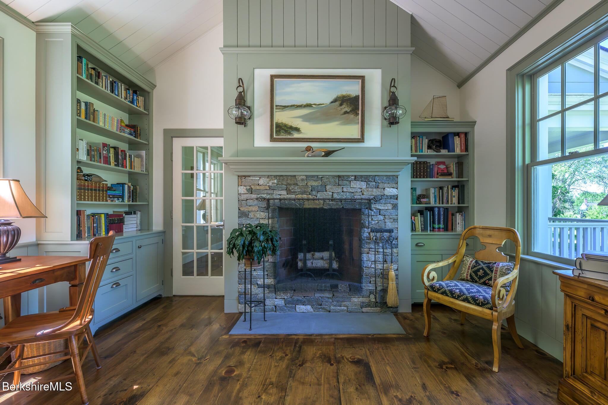 233 Monument Valley Rd