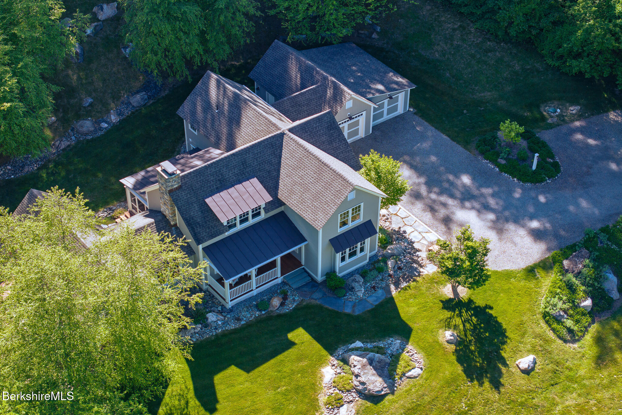 233 Monument Valley Rd