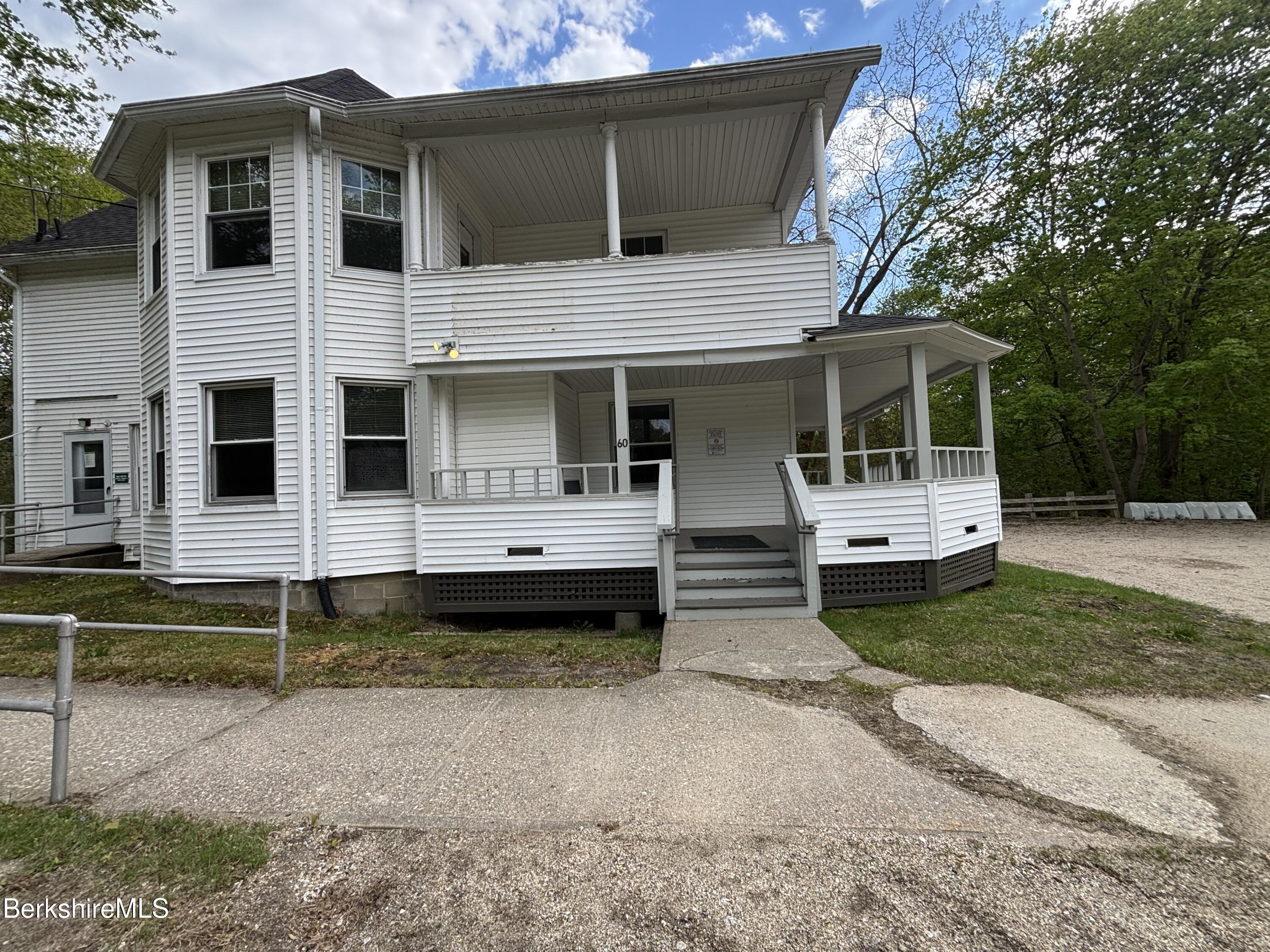 60 Cottage St