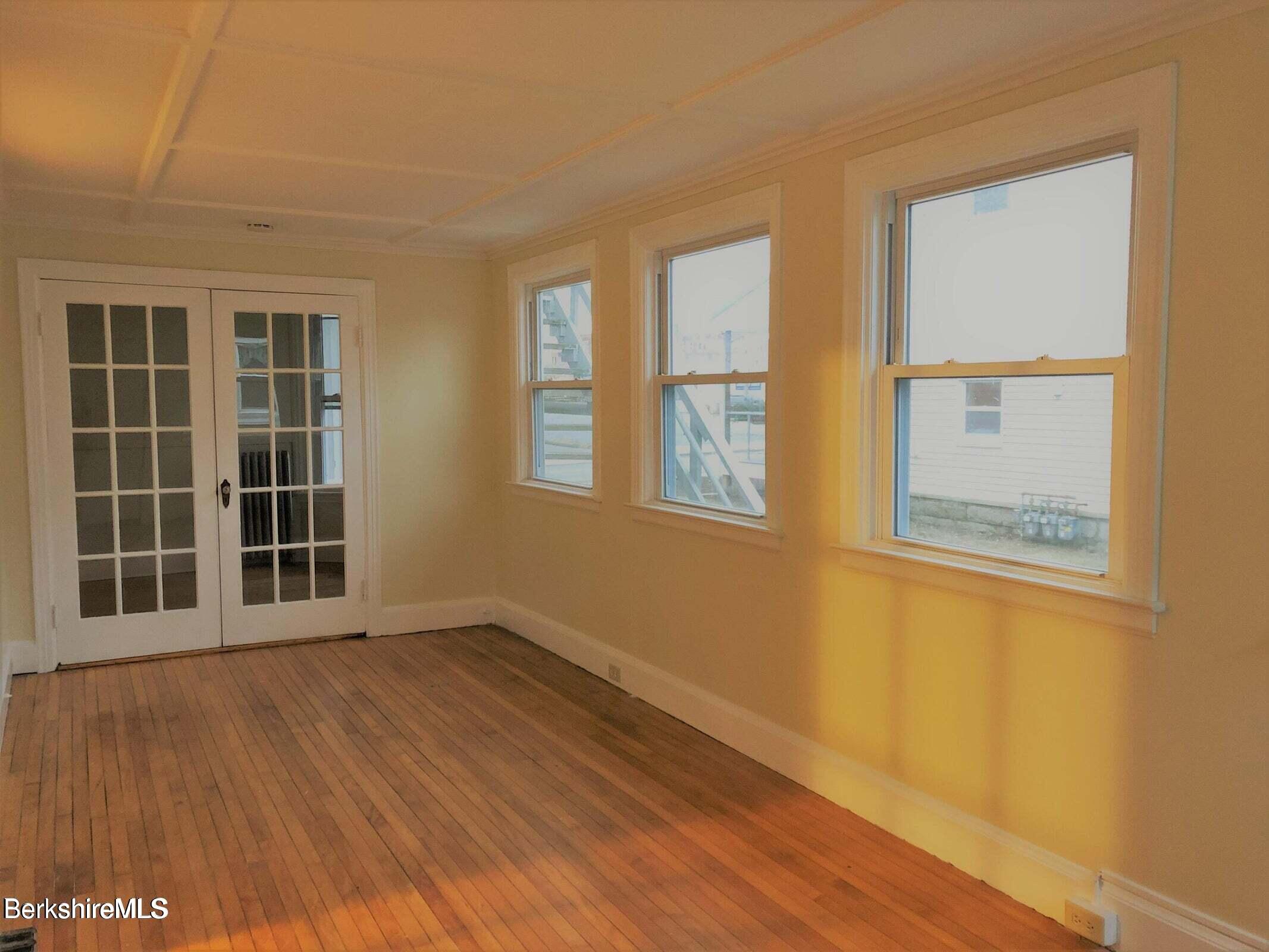 29 Linden St