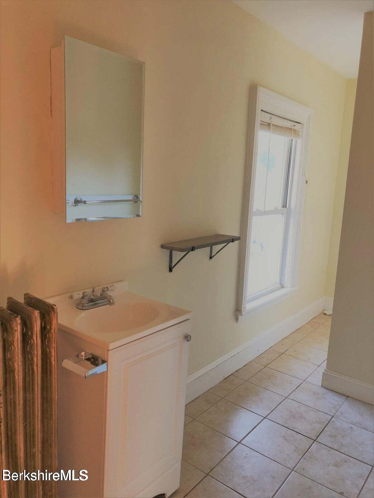 29 Linden St