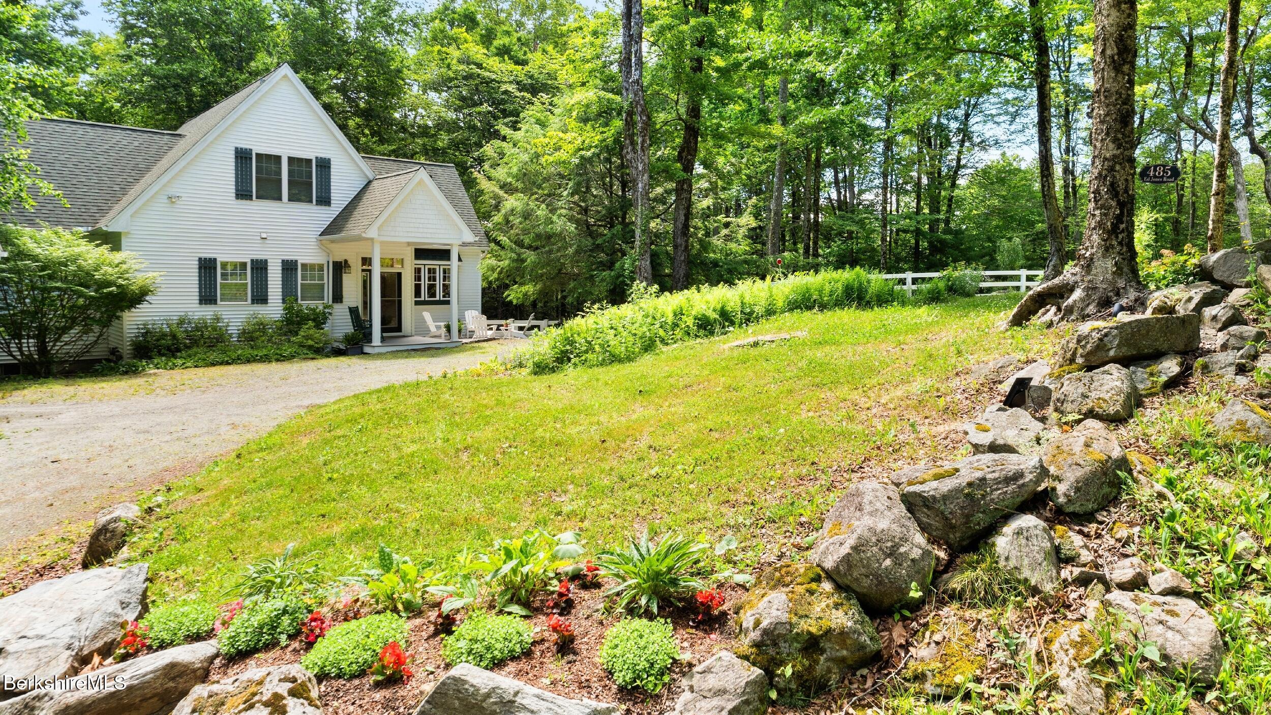485 Ed Jones Rd