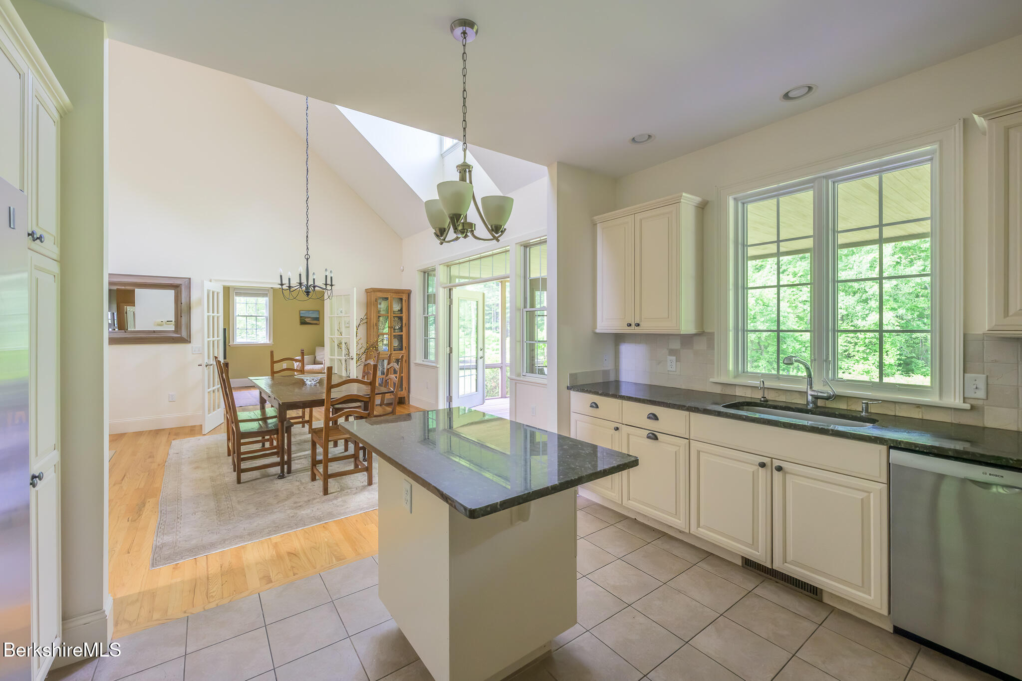 5 Stoneledge Rd