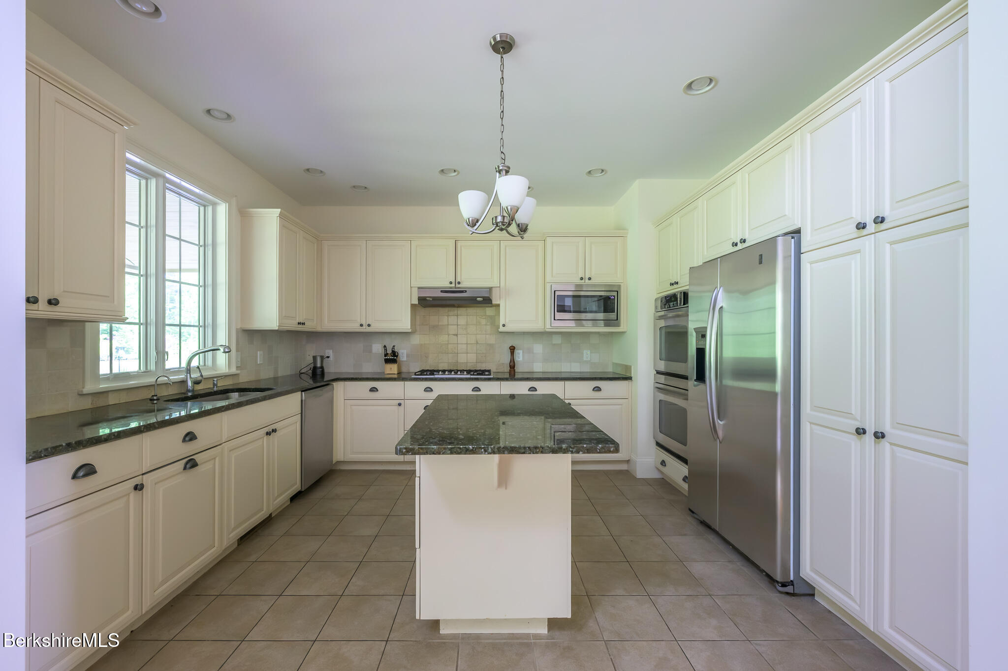 5 Stoneledge Rd