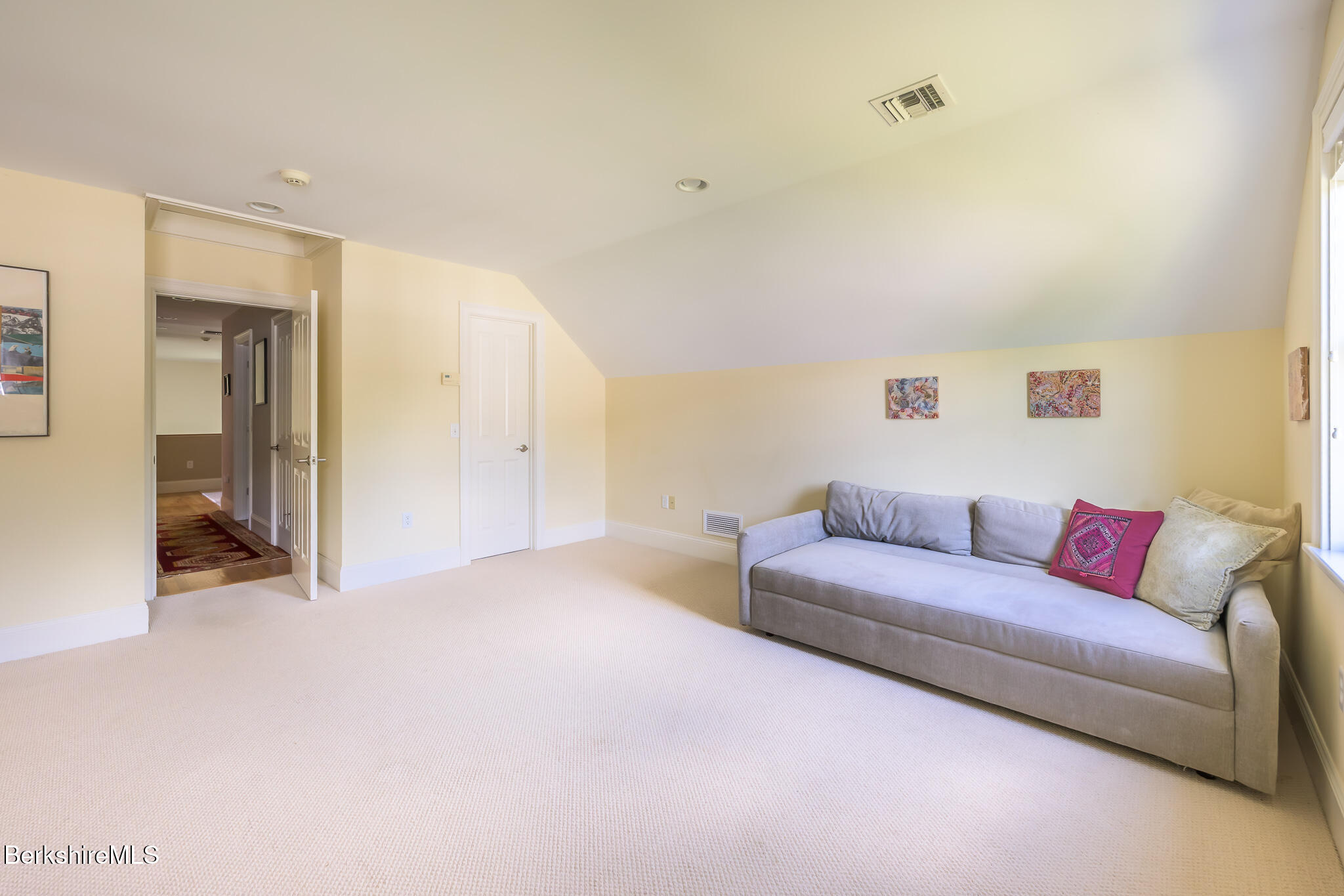 5 Stoneledge Rd