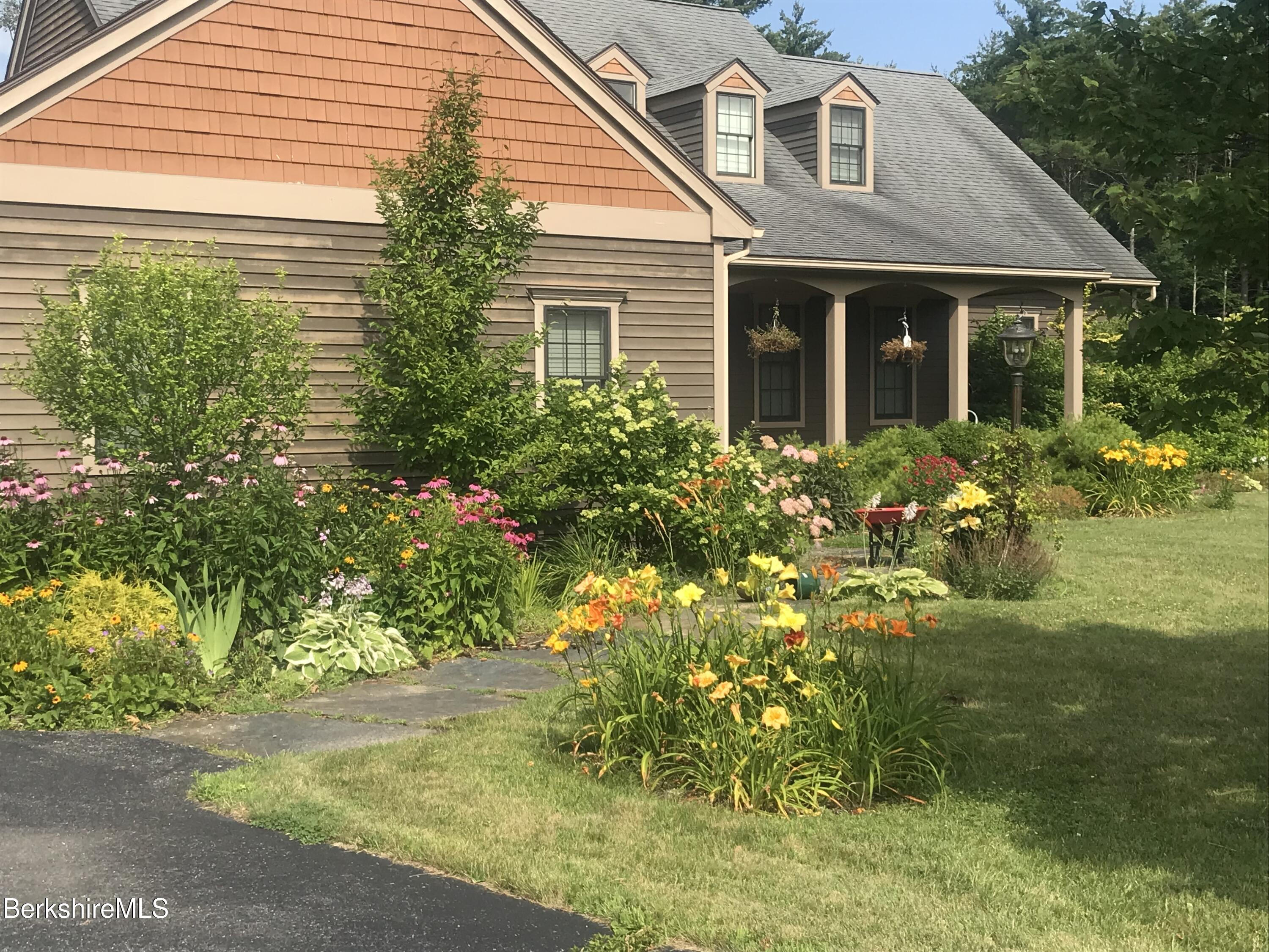 5 Stoneledge Rd