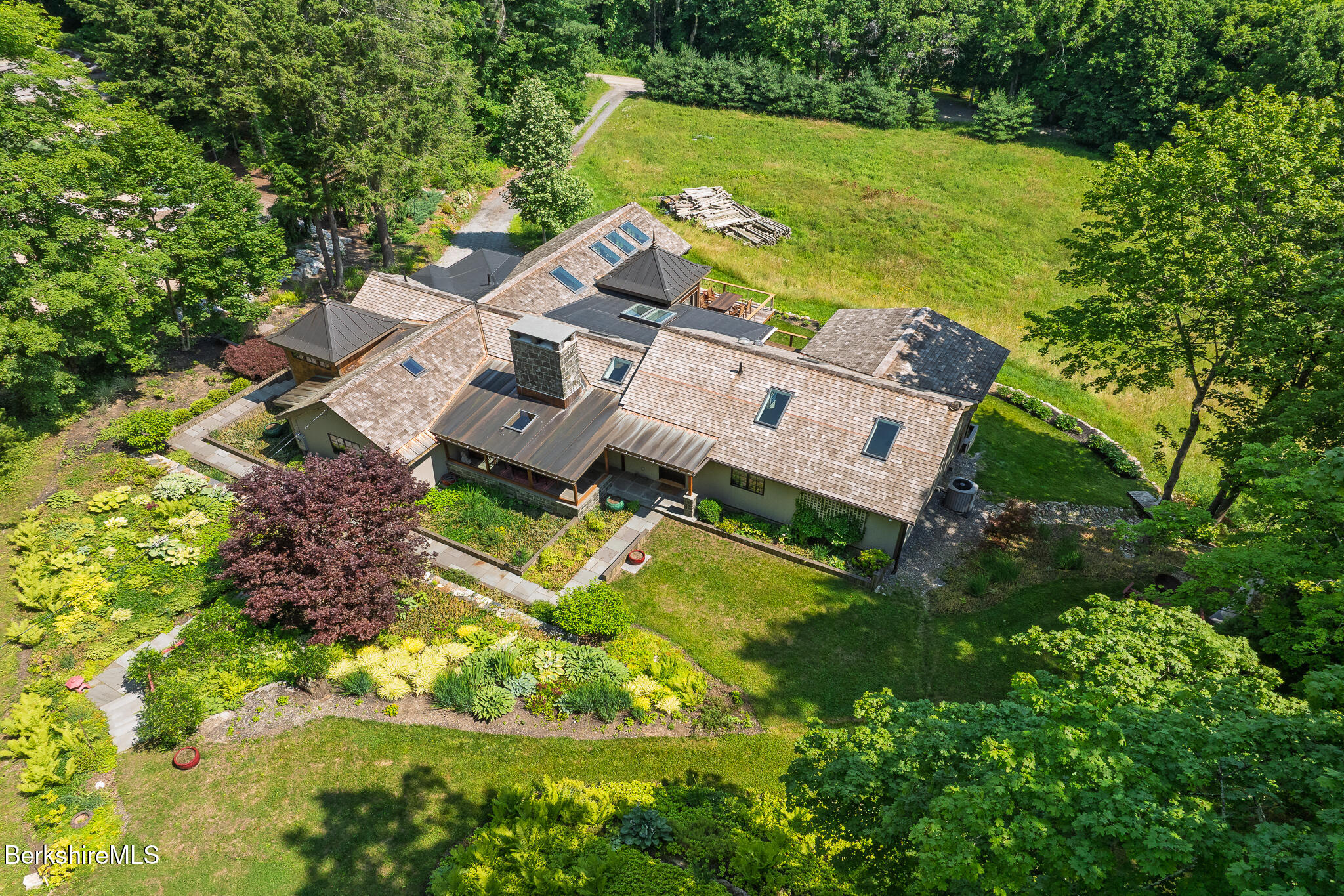 39 Pine Crest Cross Rd