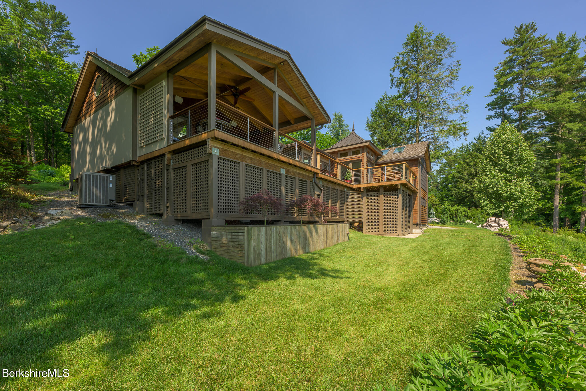 39 Pine Crest Cross Rd