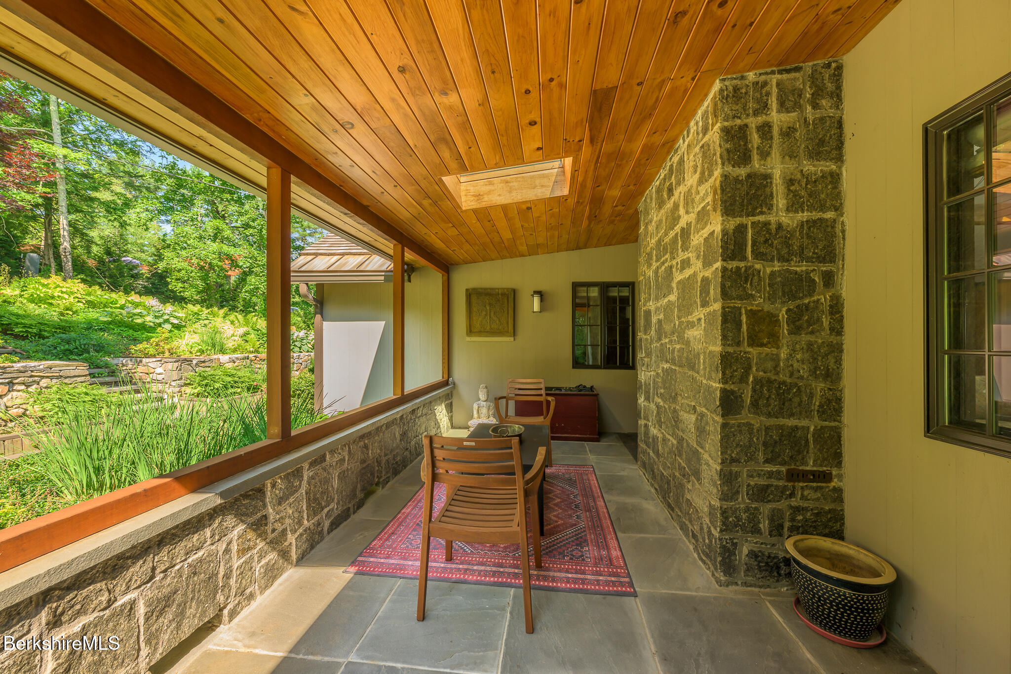 39 Pine Crest Cross Rd