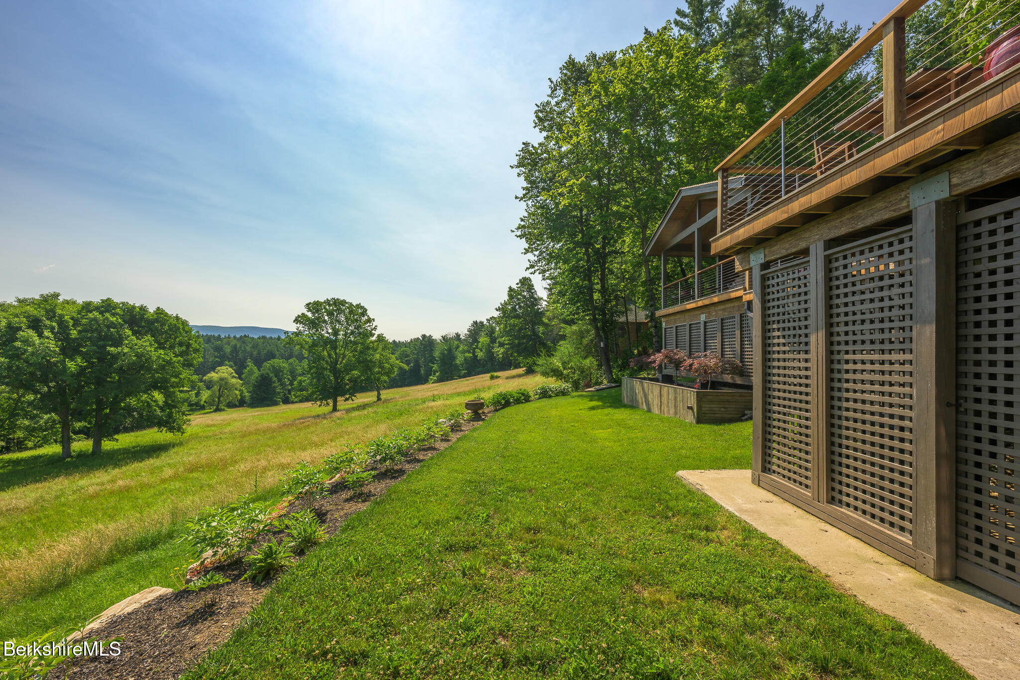 39 Pine Crest Cross Rd