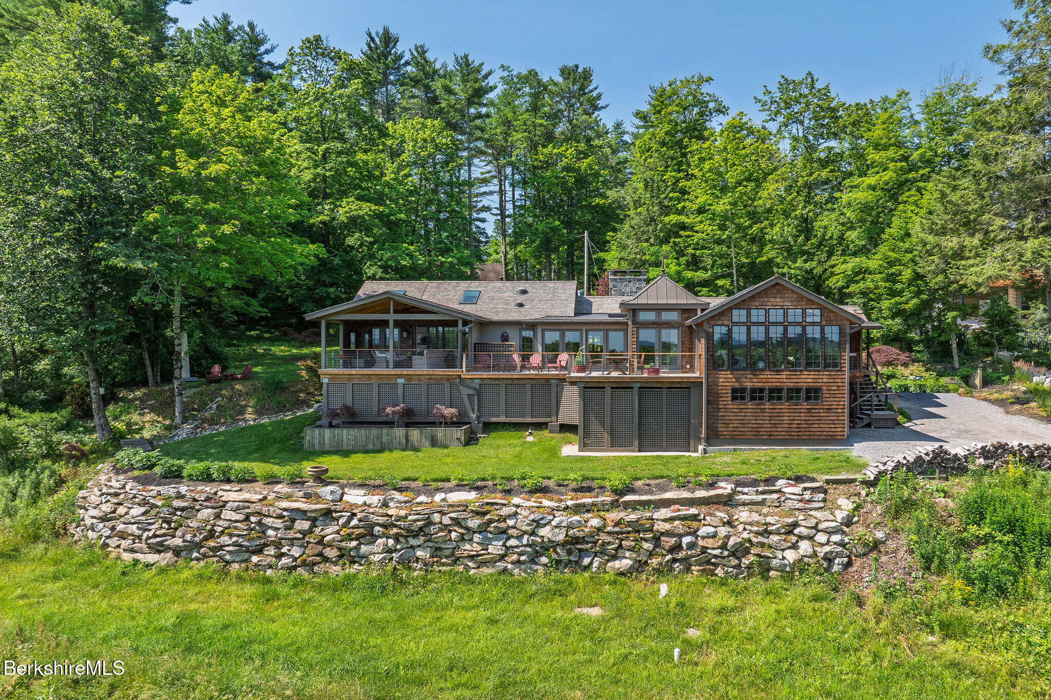 39 Pine Crest Cross Rd