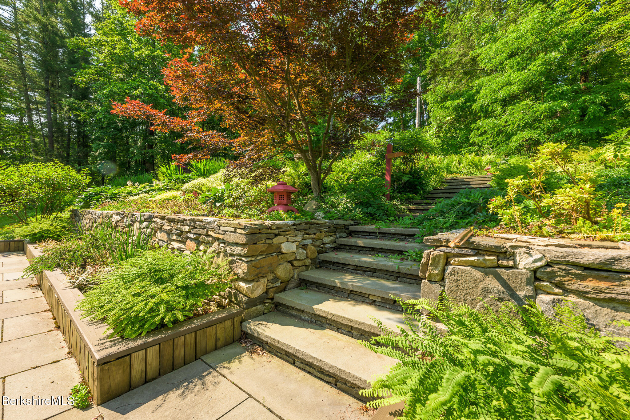 39 Pine Crest Cross Rd