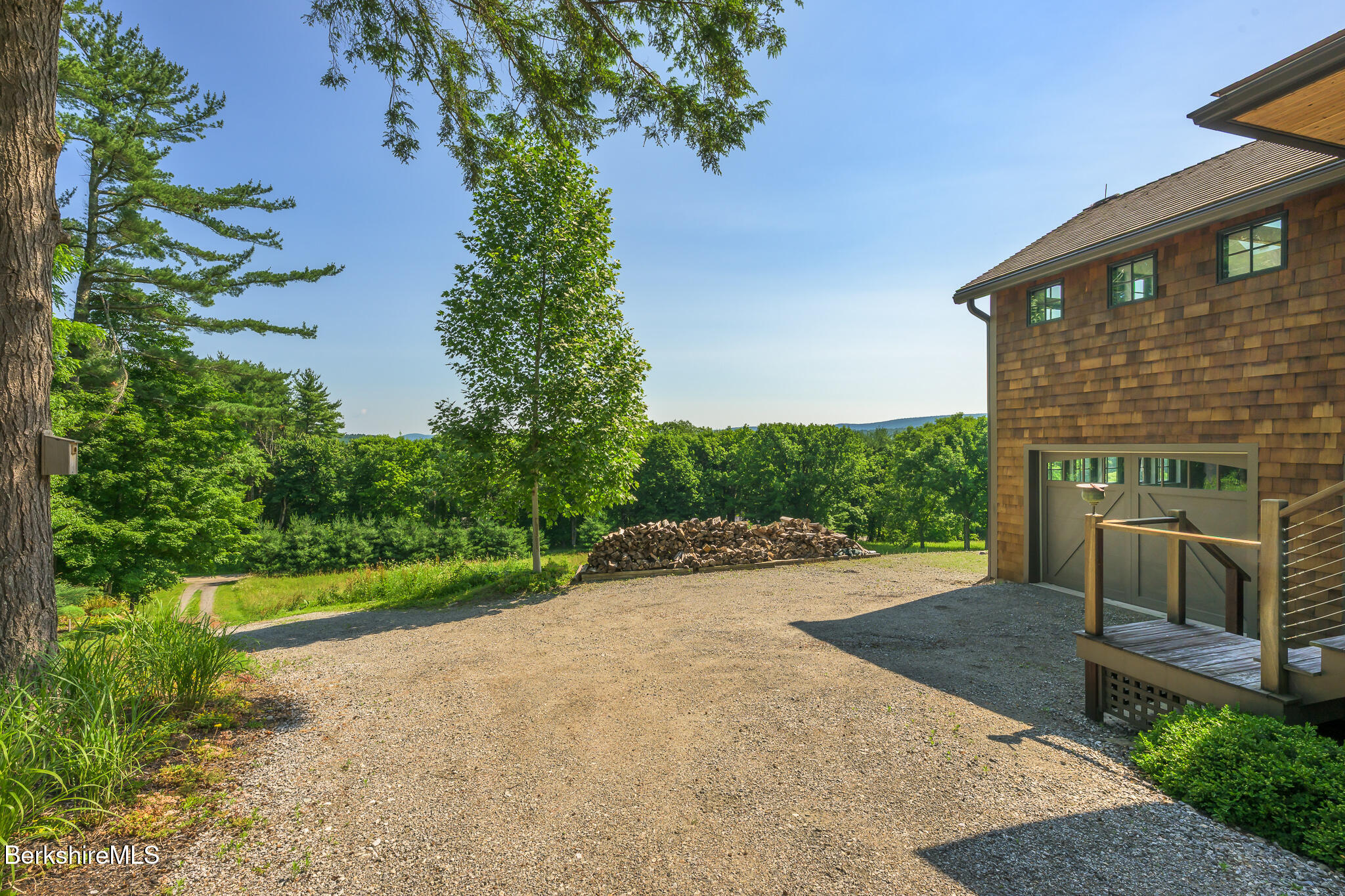 39 Pine Crest Cross Rd