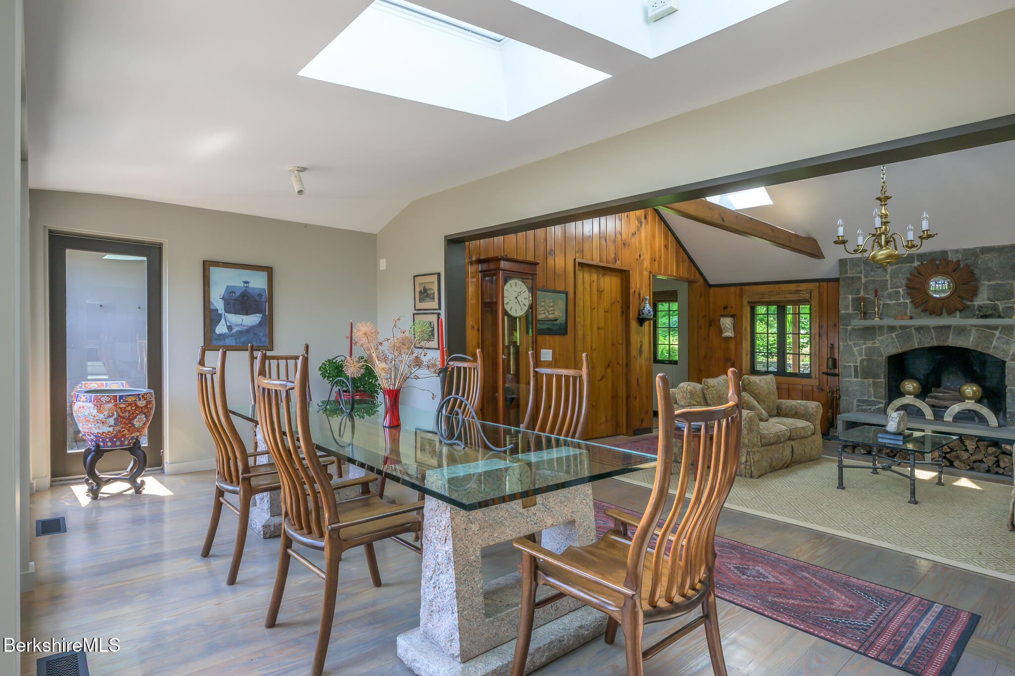 39 Pine Crest Cross Rd