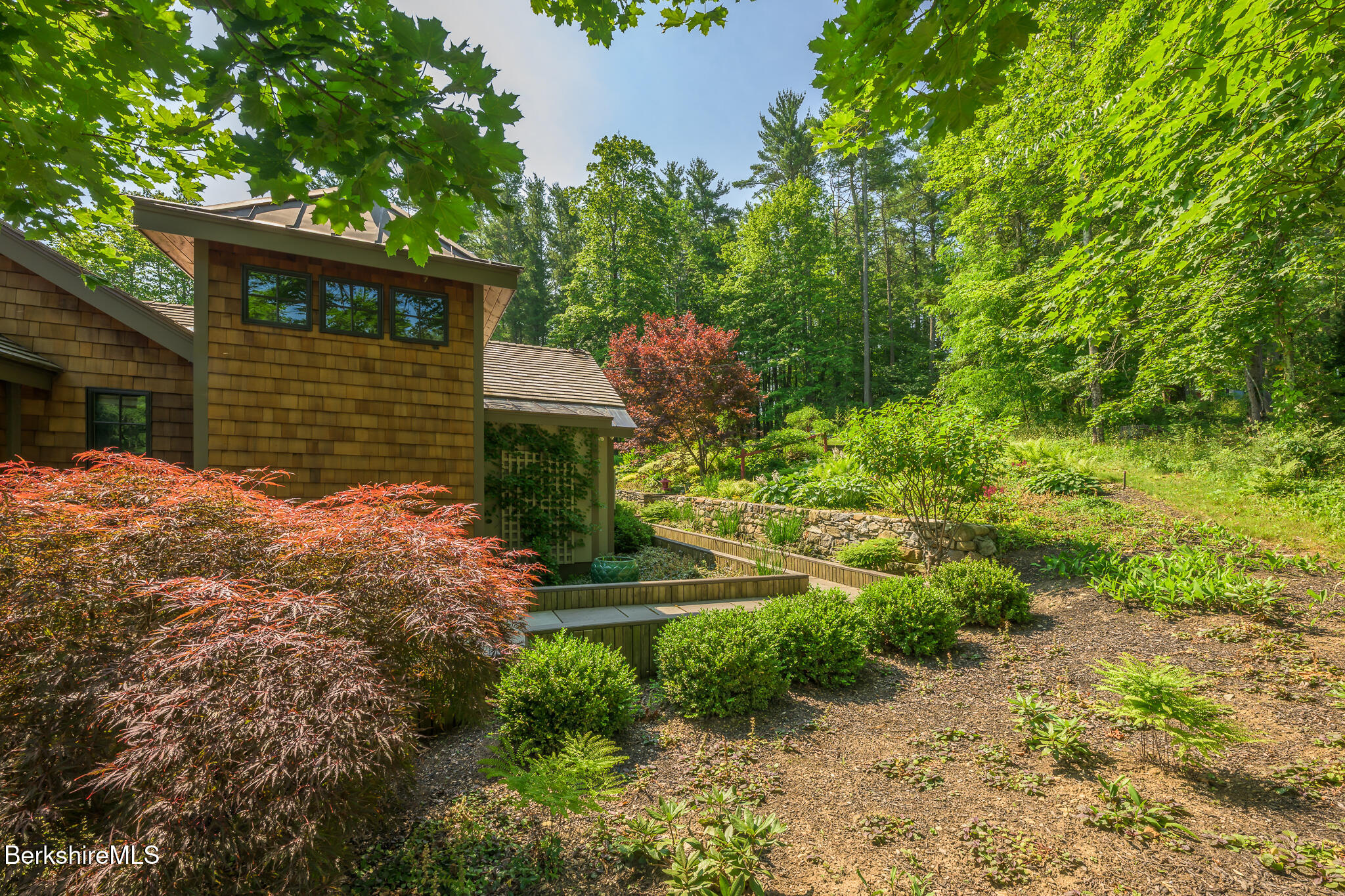 39 Pine Crest Cross Rd