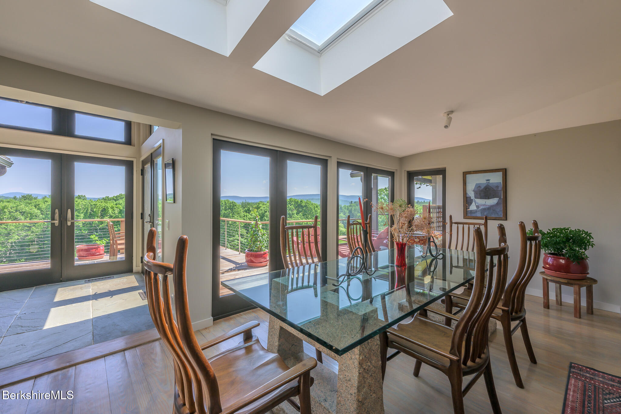 39 Pine Crest Cross Rd