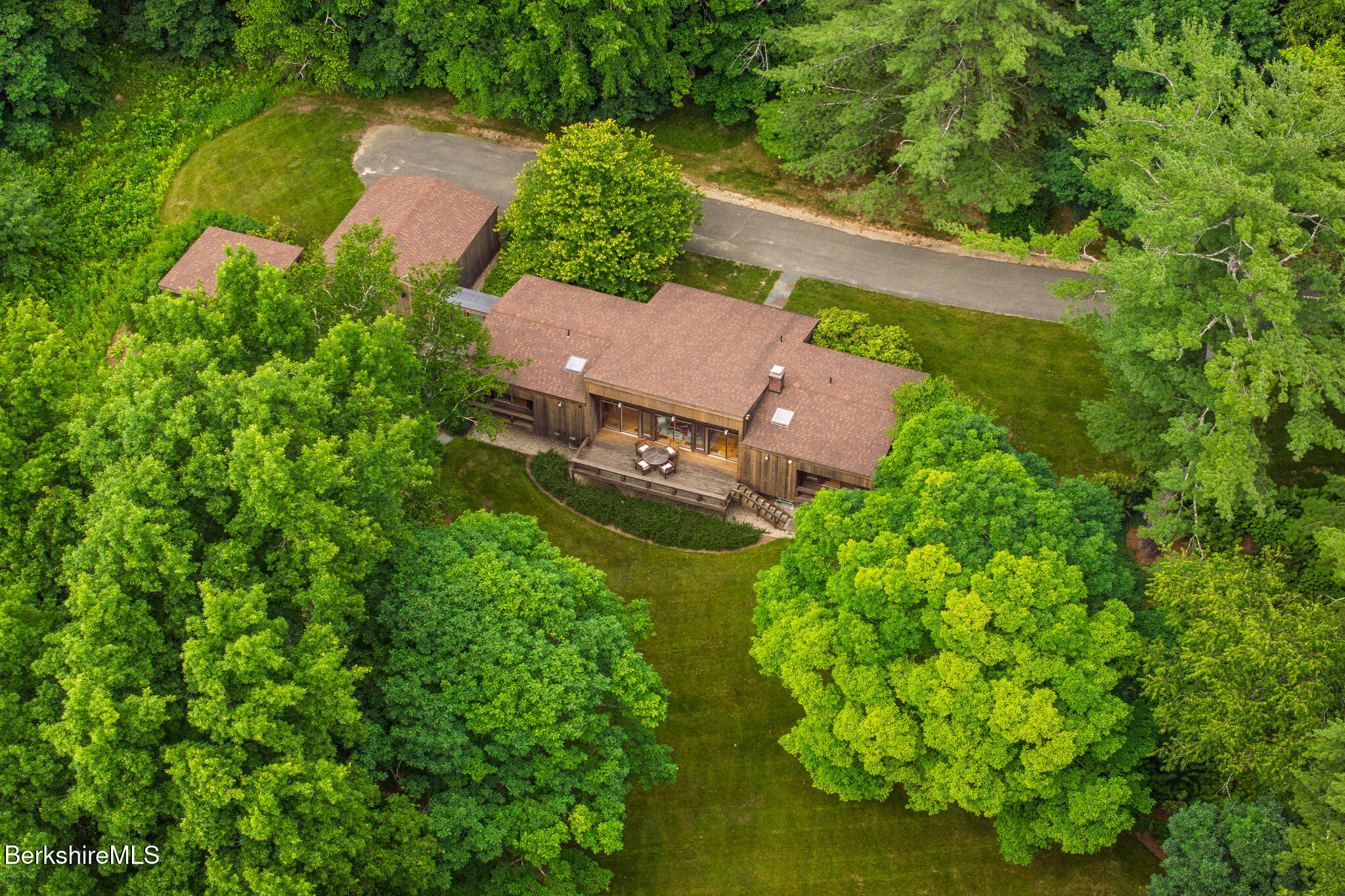 699 Hartsville New Marlboro Rd