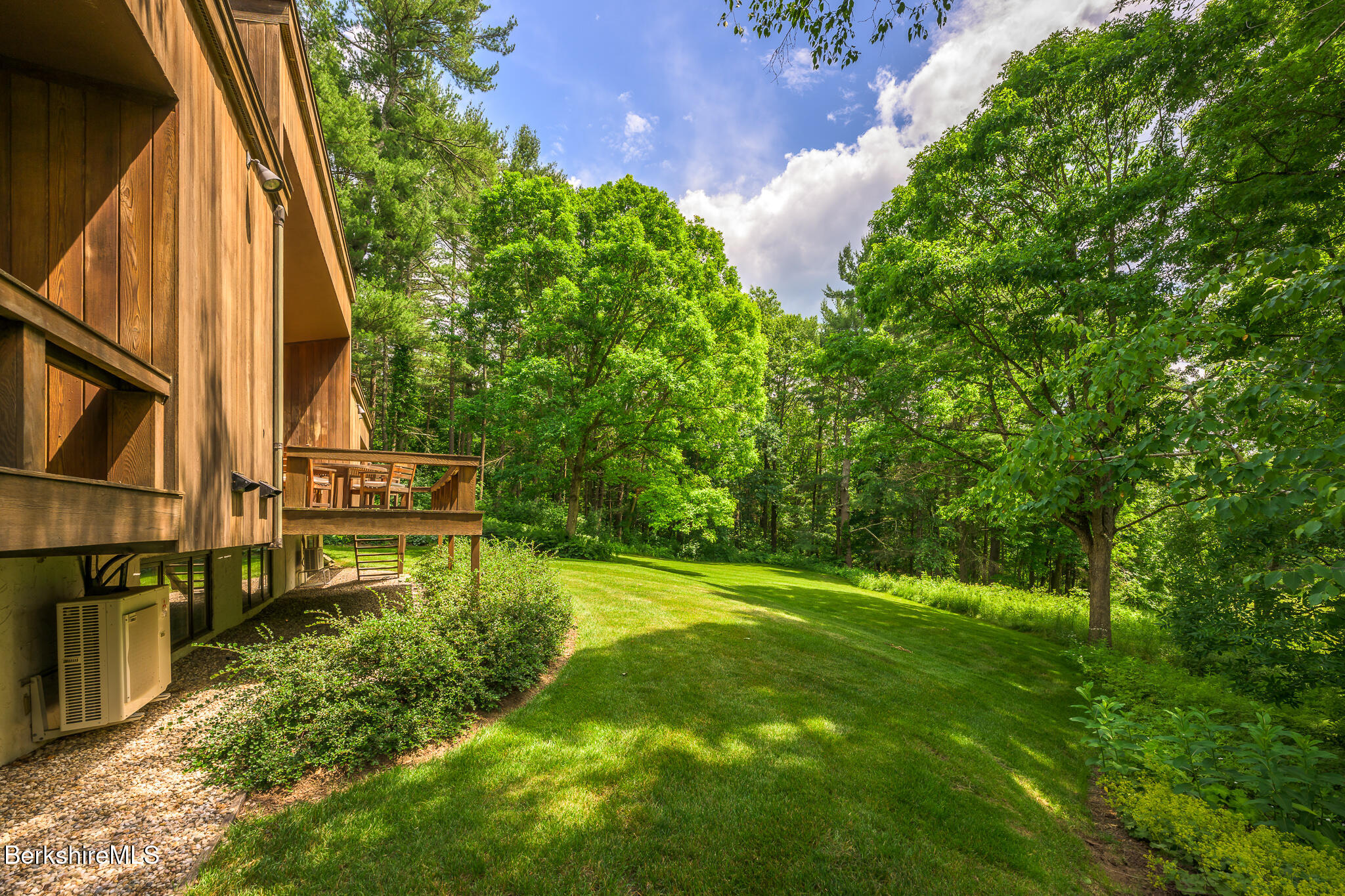 699 Hartsville New Marlboro Rd