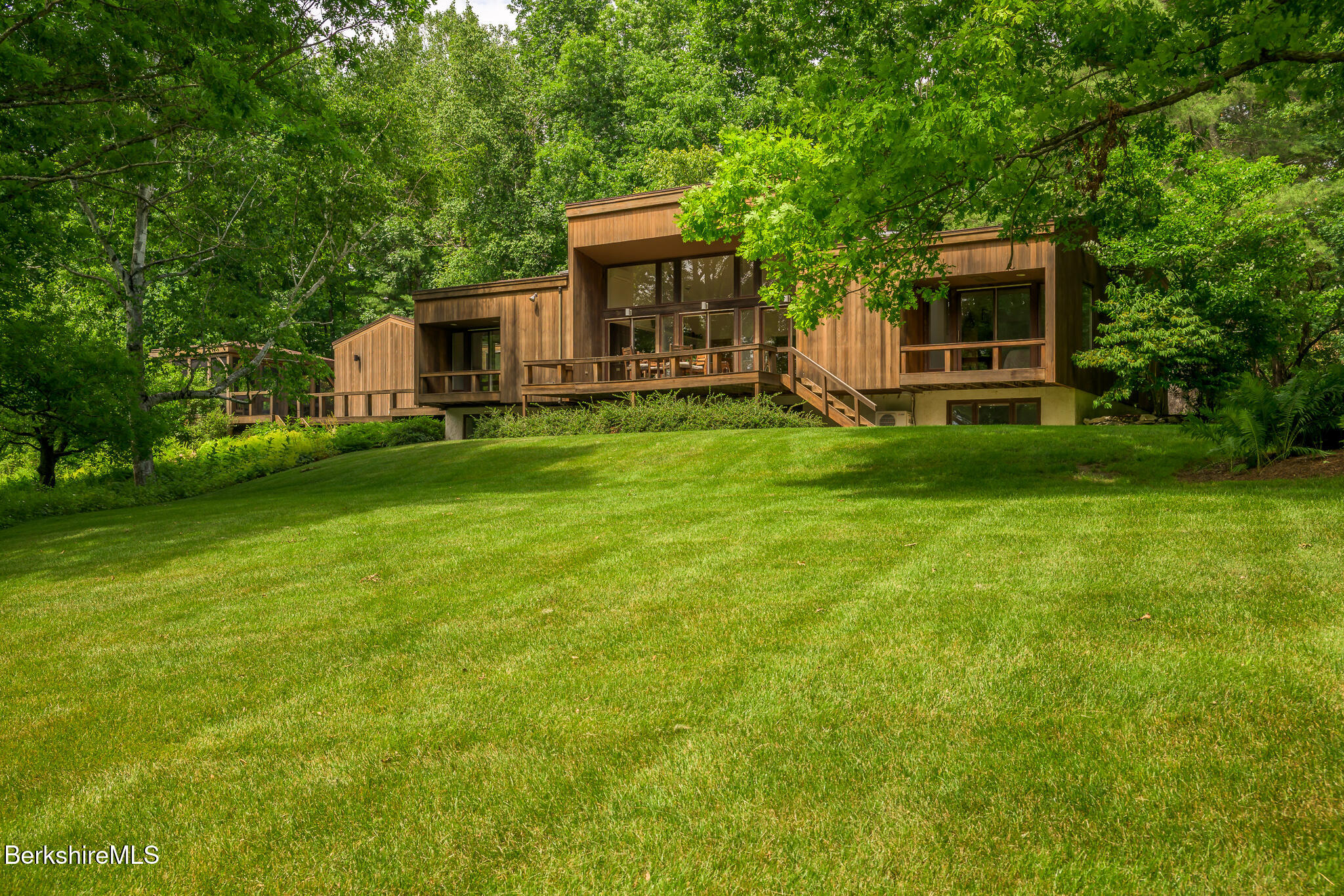 699 Hartsville New Marlboro Rd