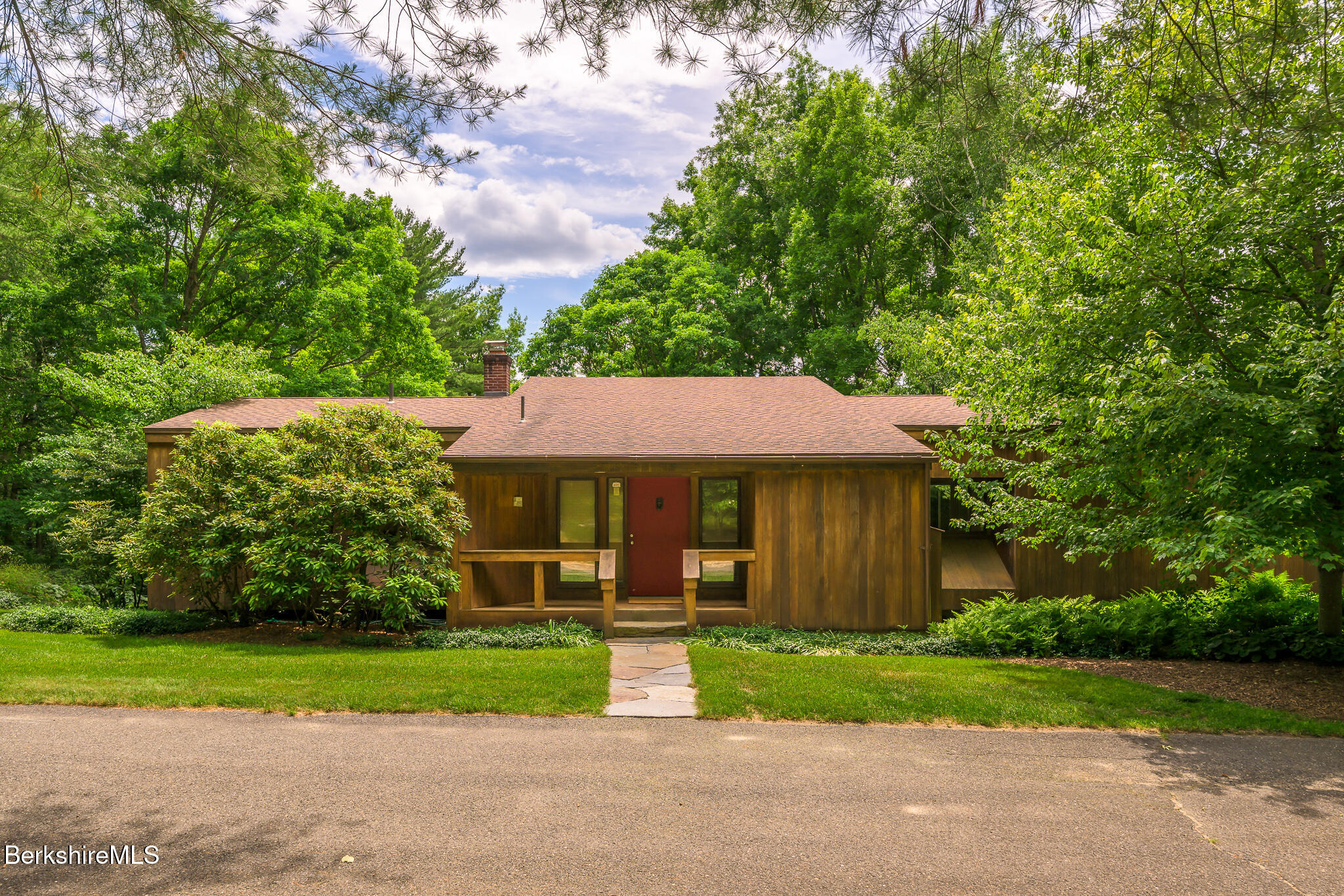699 Hartsville New Marlboro Rd
