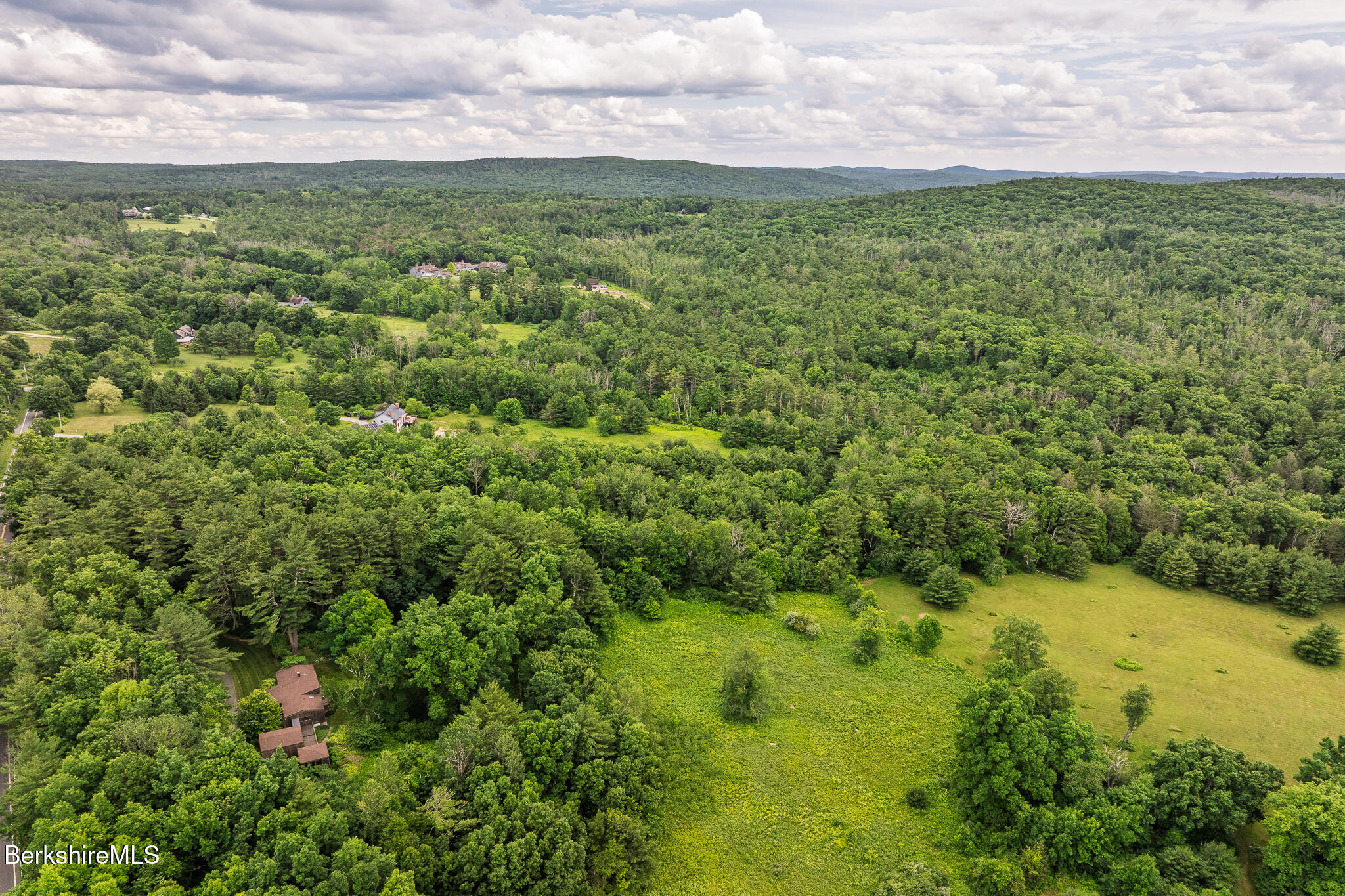 699 Hartsville New Marlboro Rd